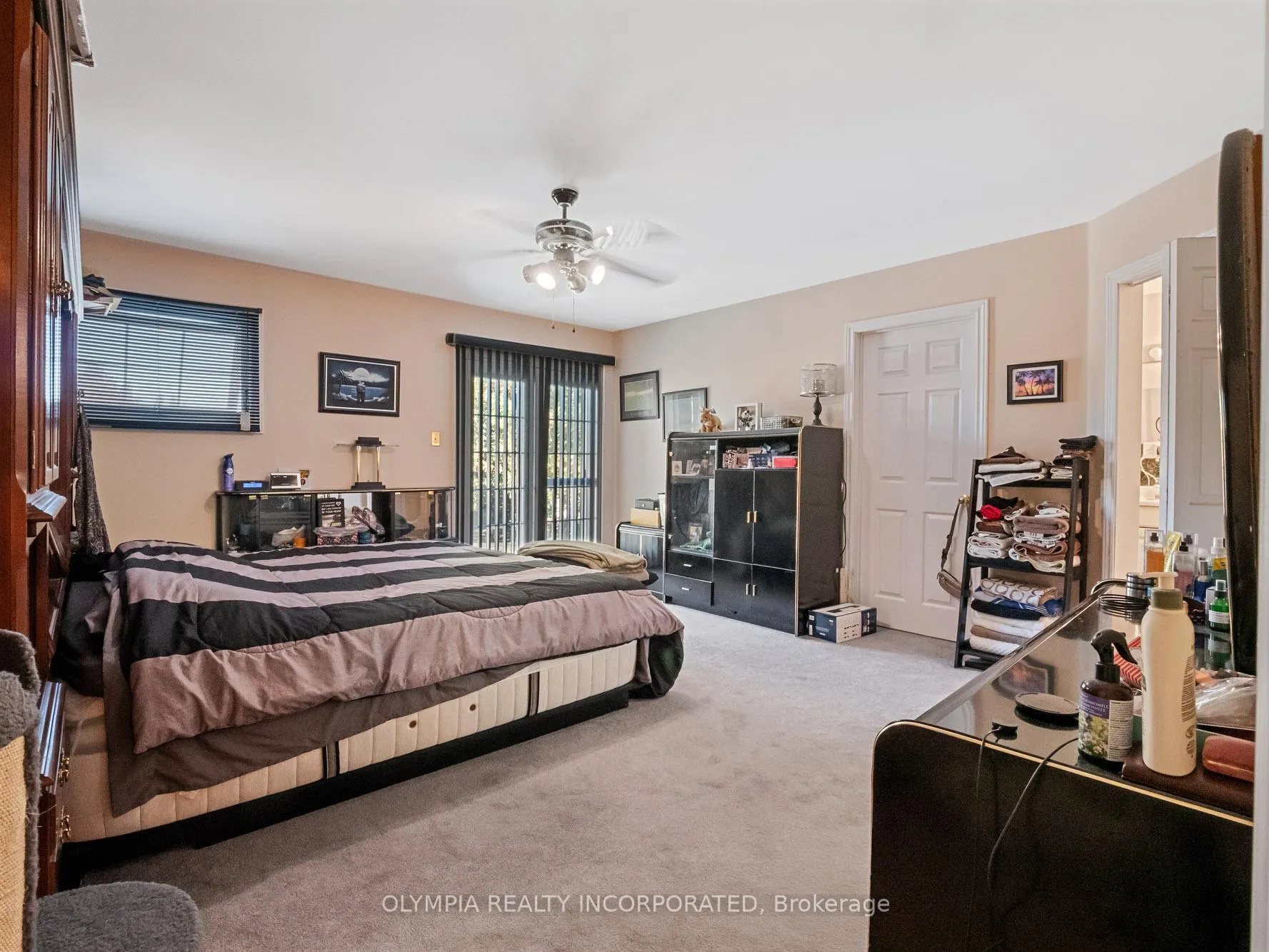 Photo 8 of 6155 Valley Way, Niagara Falls, Cherrywood — HOMEH