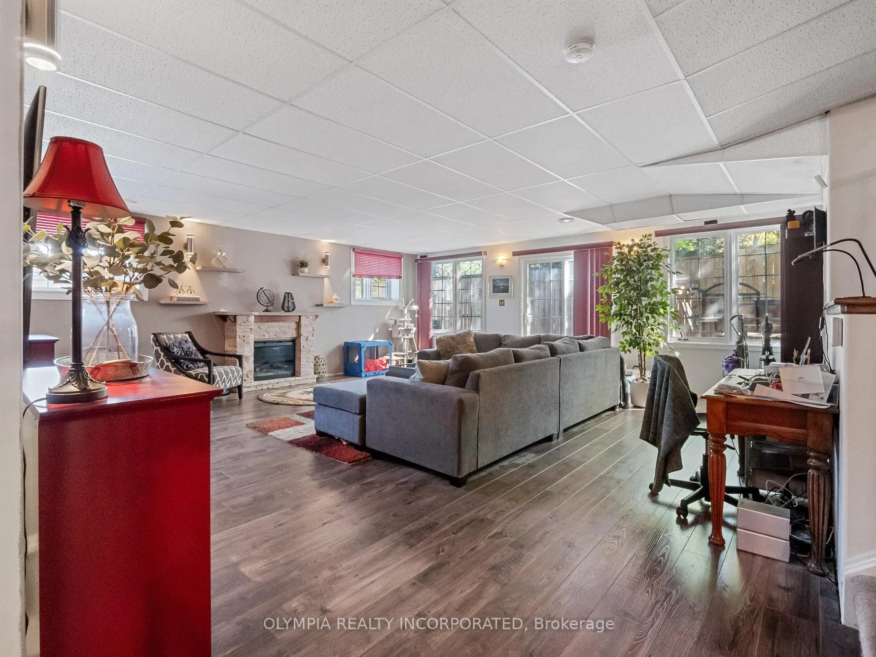 Photo 17 of 6155 Valley Way, Niagara Falls, Cherrywood — HOMEH