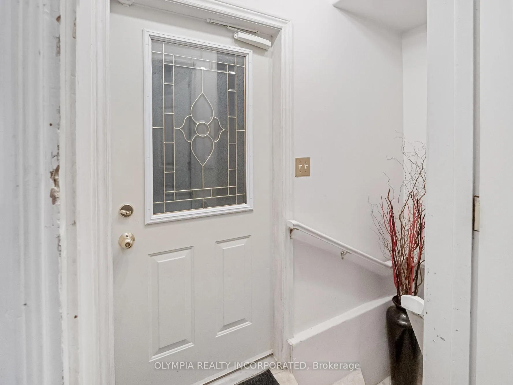 Photo 19 of 6155 Valley Way, Niagara Falls, Cherrywood — HOMEH