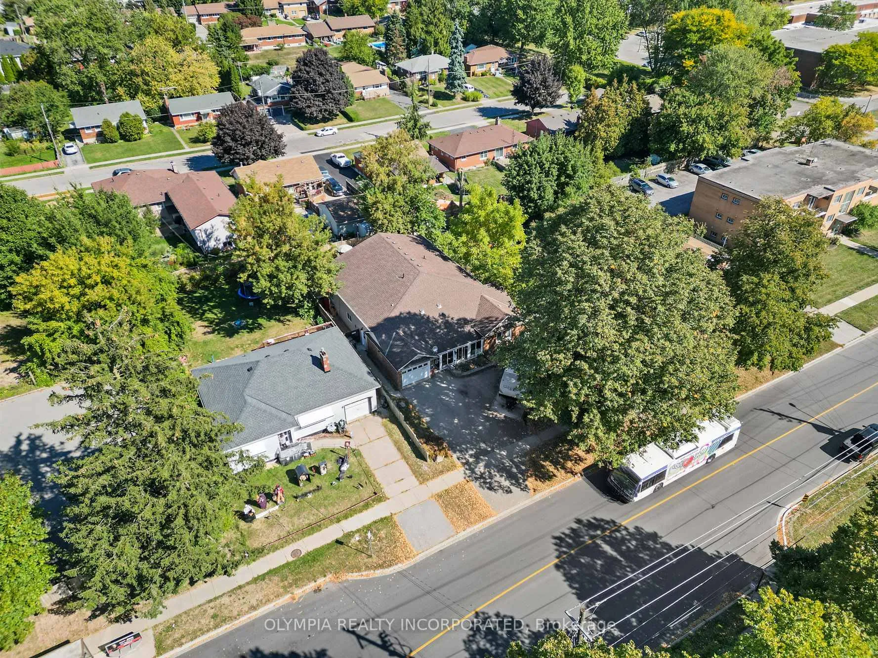 Photo 30 of 6155 Valley Way, Niagara Falls, Cherrywood — HOMEH