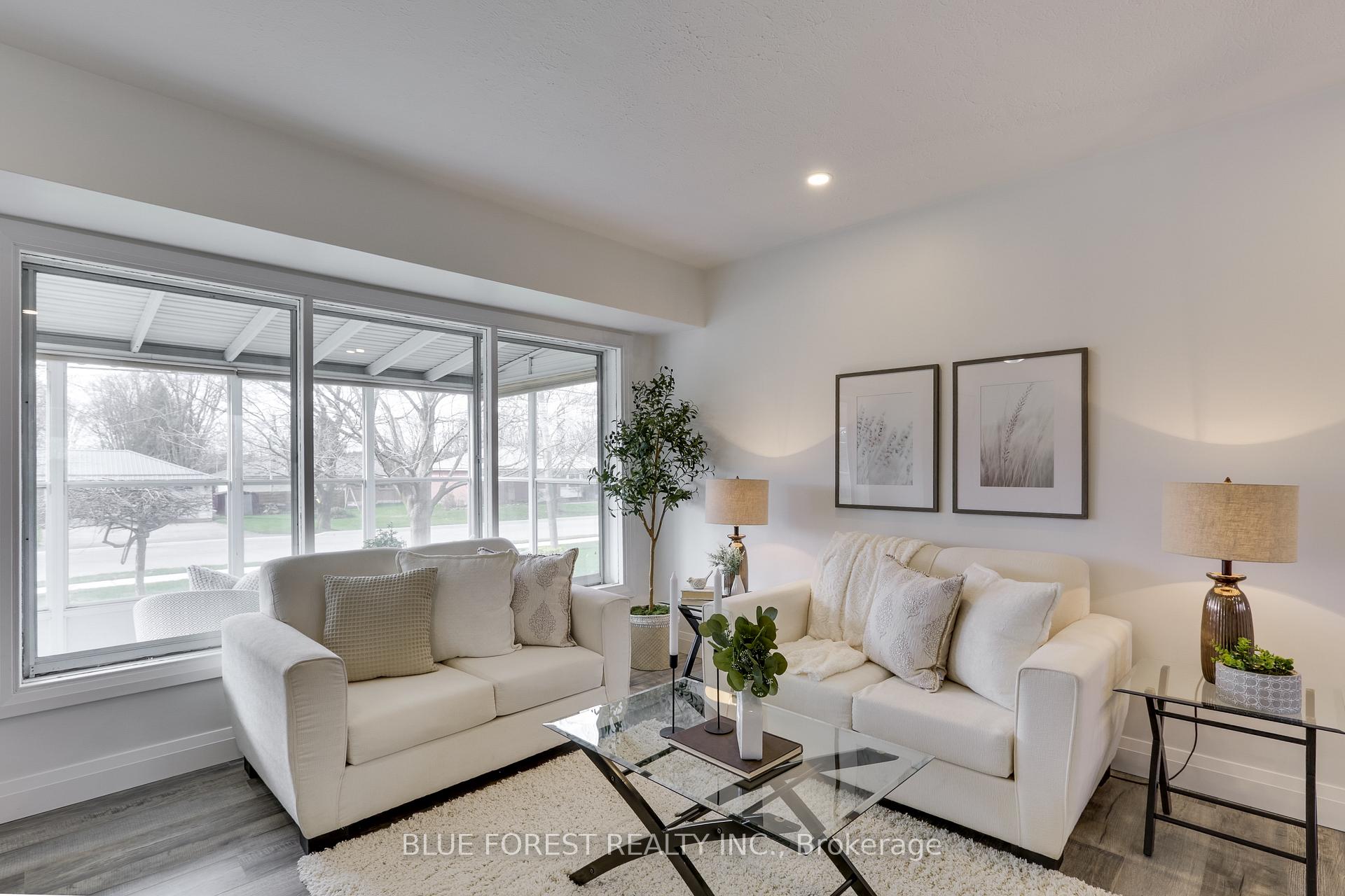 Photo 1 of 220 Ross Avenue, Thames Centre, Dorchester — HOMEH