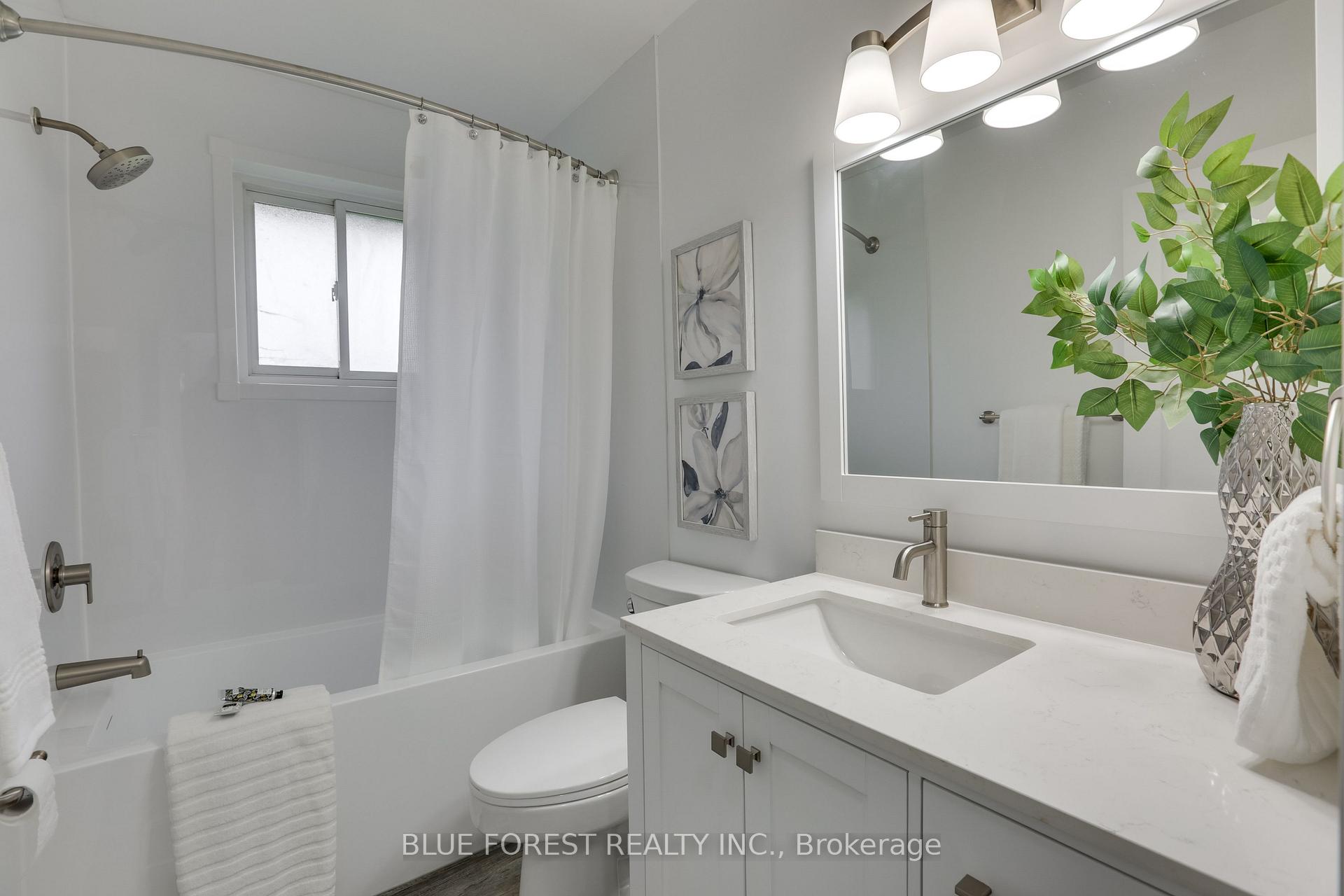 Photo 4 of 220 Ross Avenue, Thames Centre, Dorchester — HOMEH
