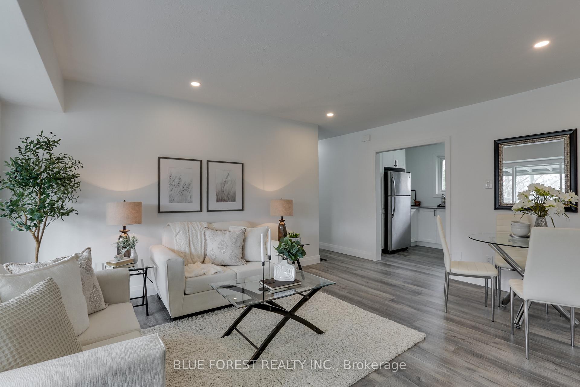 Photo 5 of 220 Ross Avenue, Thames Centre, Dorchester — HOMEH