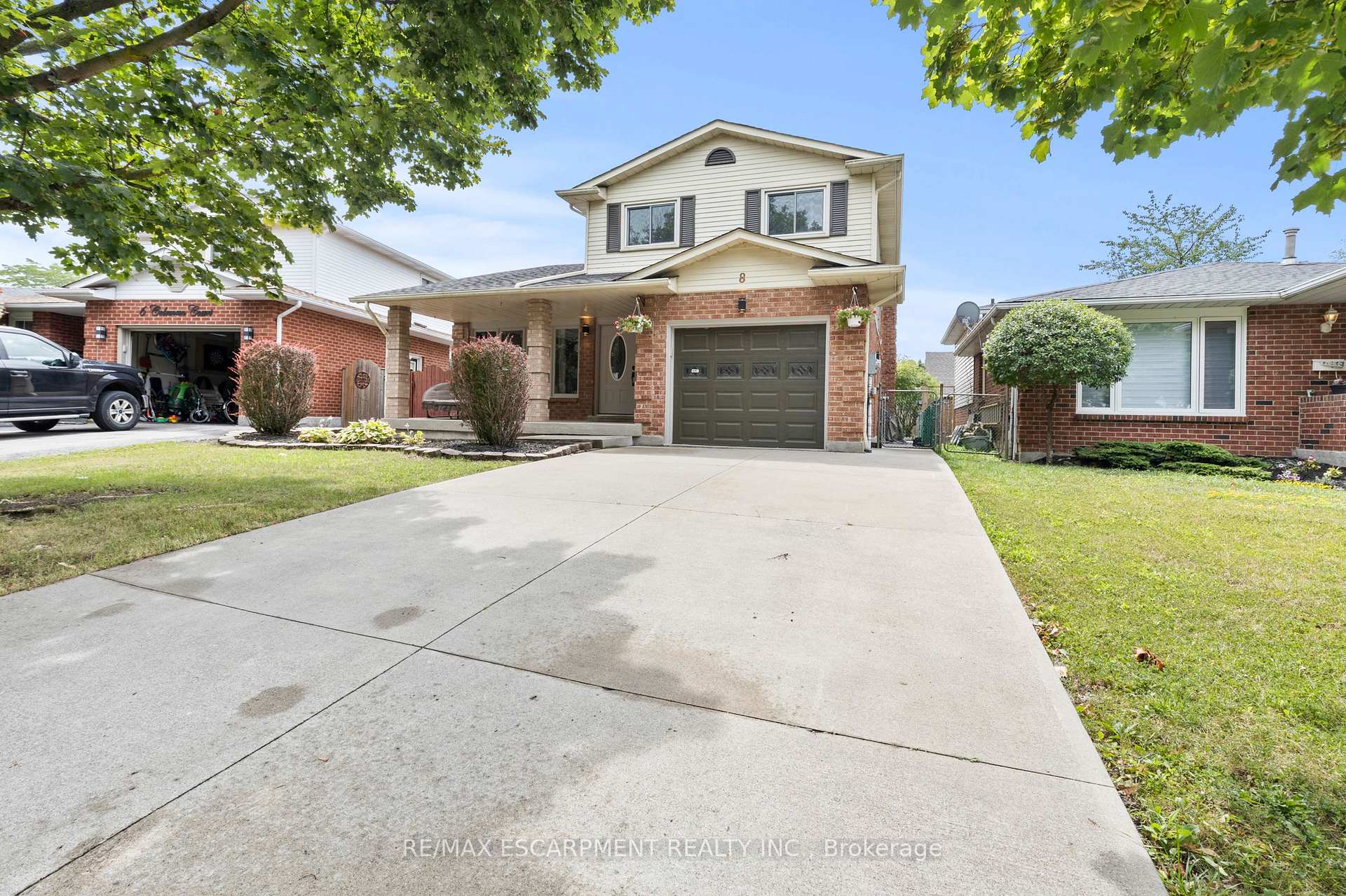 Photo 3 of 8 Coleman Court, Thorold, Confederation Heights — HOMEH