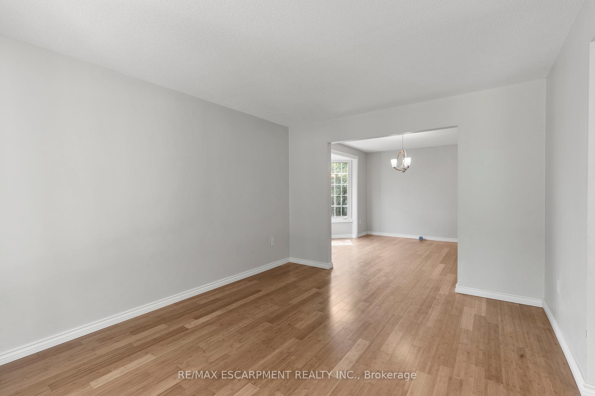 Photo 6 of 8 Coleman Court, Thorold, Confederation Heights — HOMEH