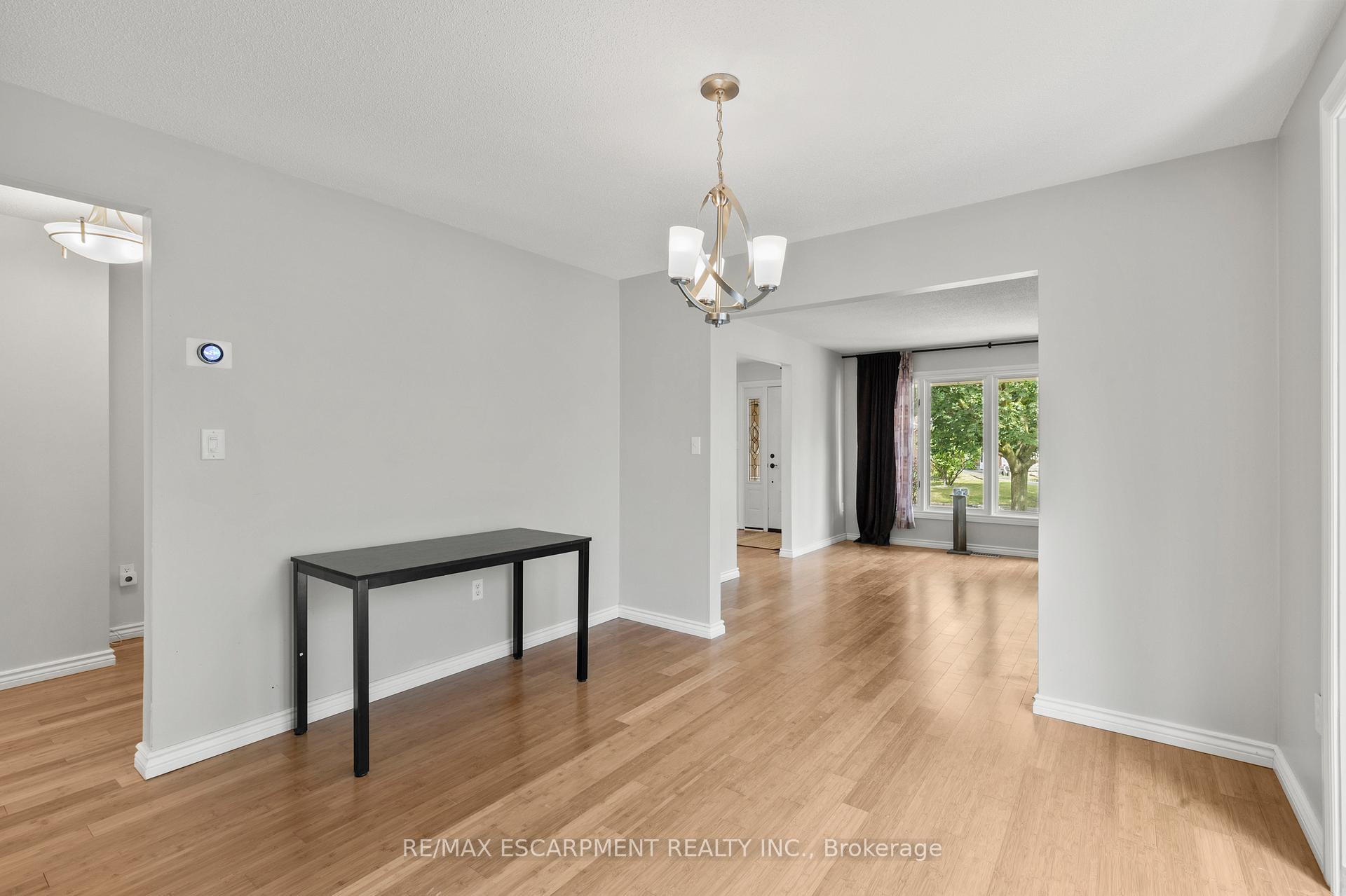 Photo 9 of 8 Coleman Court, Thorold, Confederation Heights — HOMEH