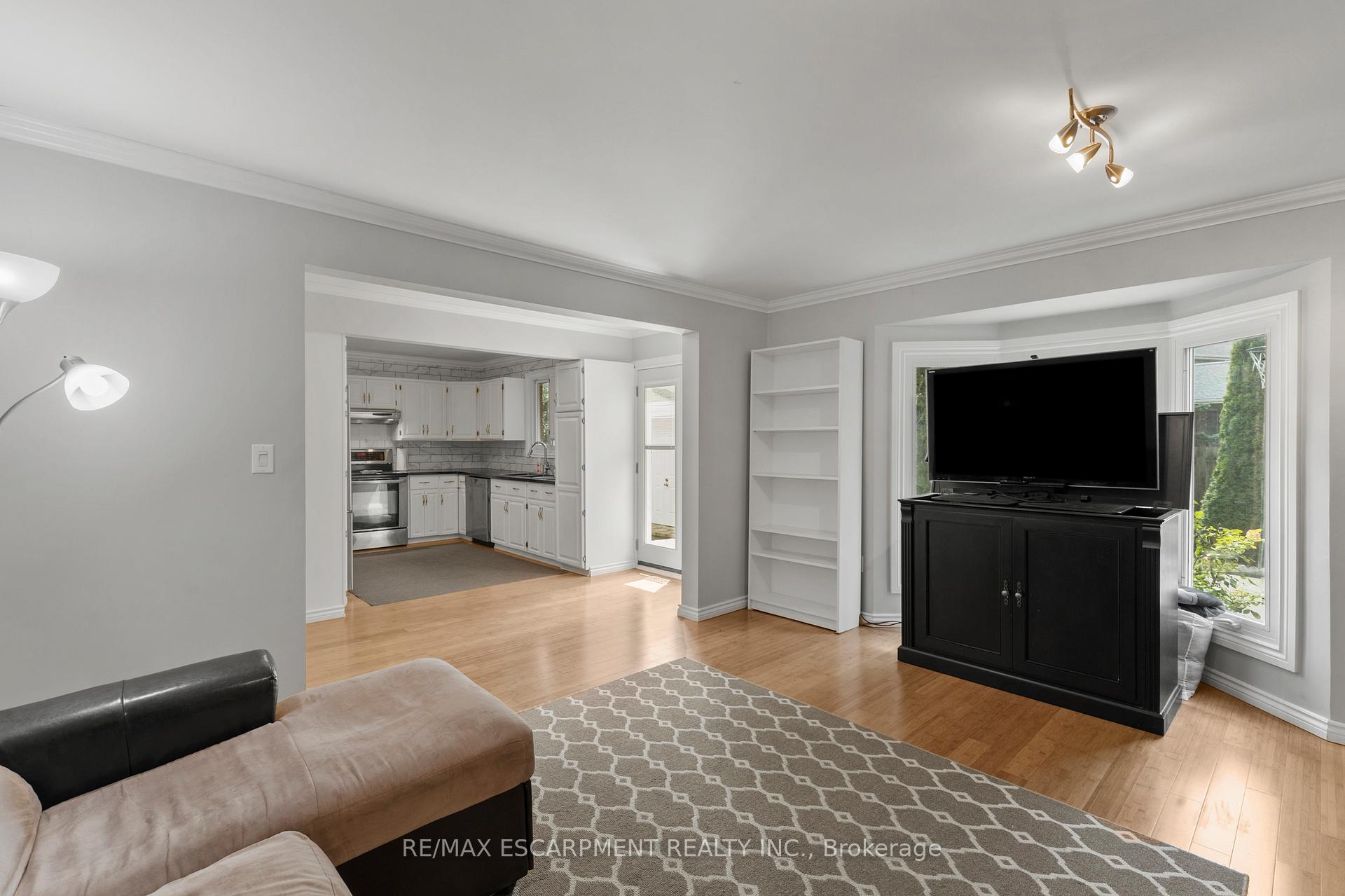 Photo 10 of 8 Coleman Court, Thorold, Confederation Heights — HOMEH