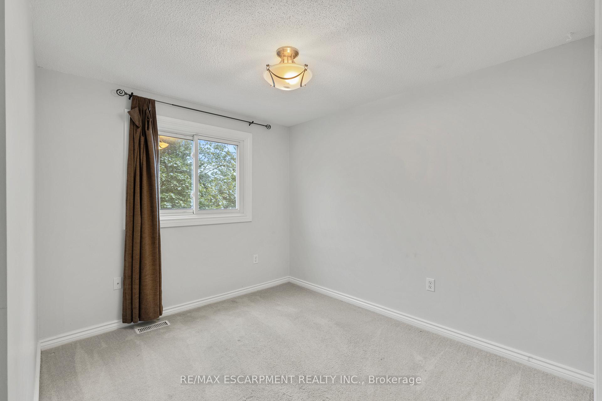 Photo 19 of 8 Coleman Court, Thorold, Confederation Heights — HOMEH
