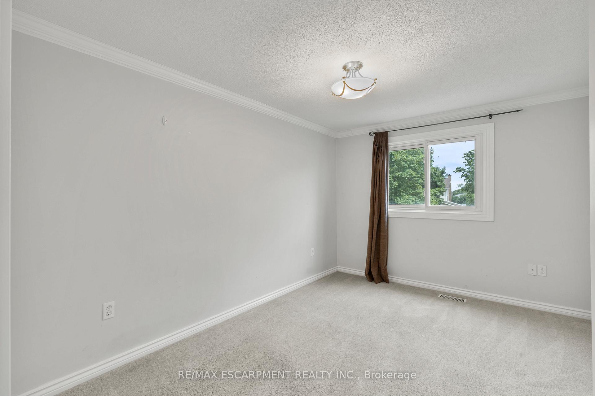 Photo 21 of 8 Coleman Court, Thorold, Confederation Heights — HOMEH