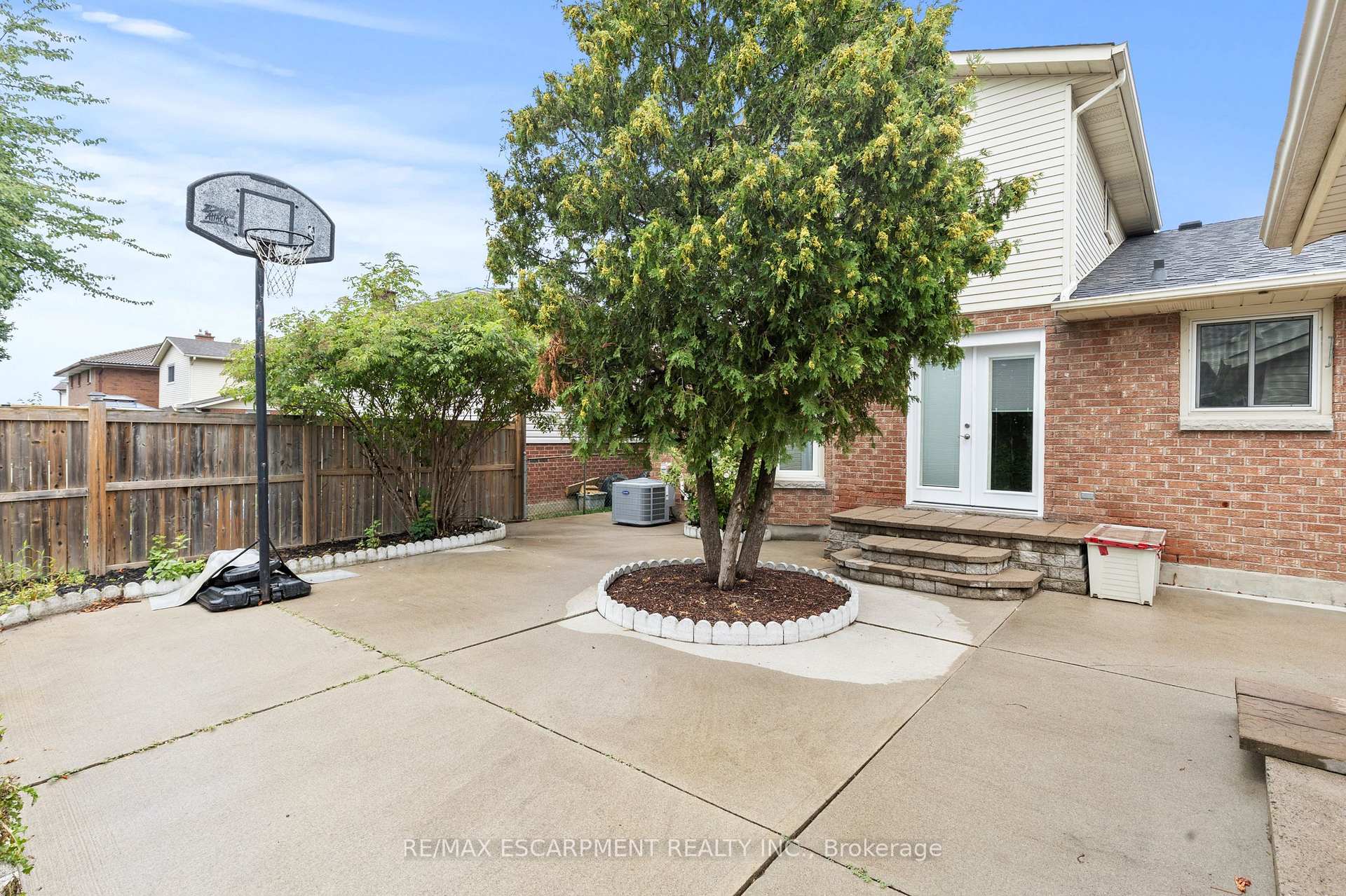 Photo 31 of 8 Coleman Court, Thorold, Confederation Heights — HOMEH