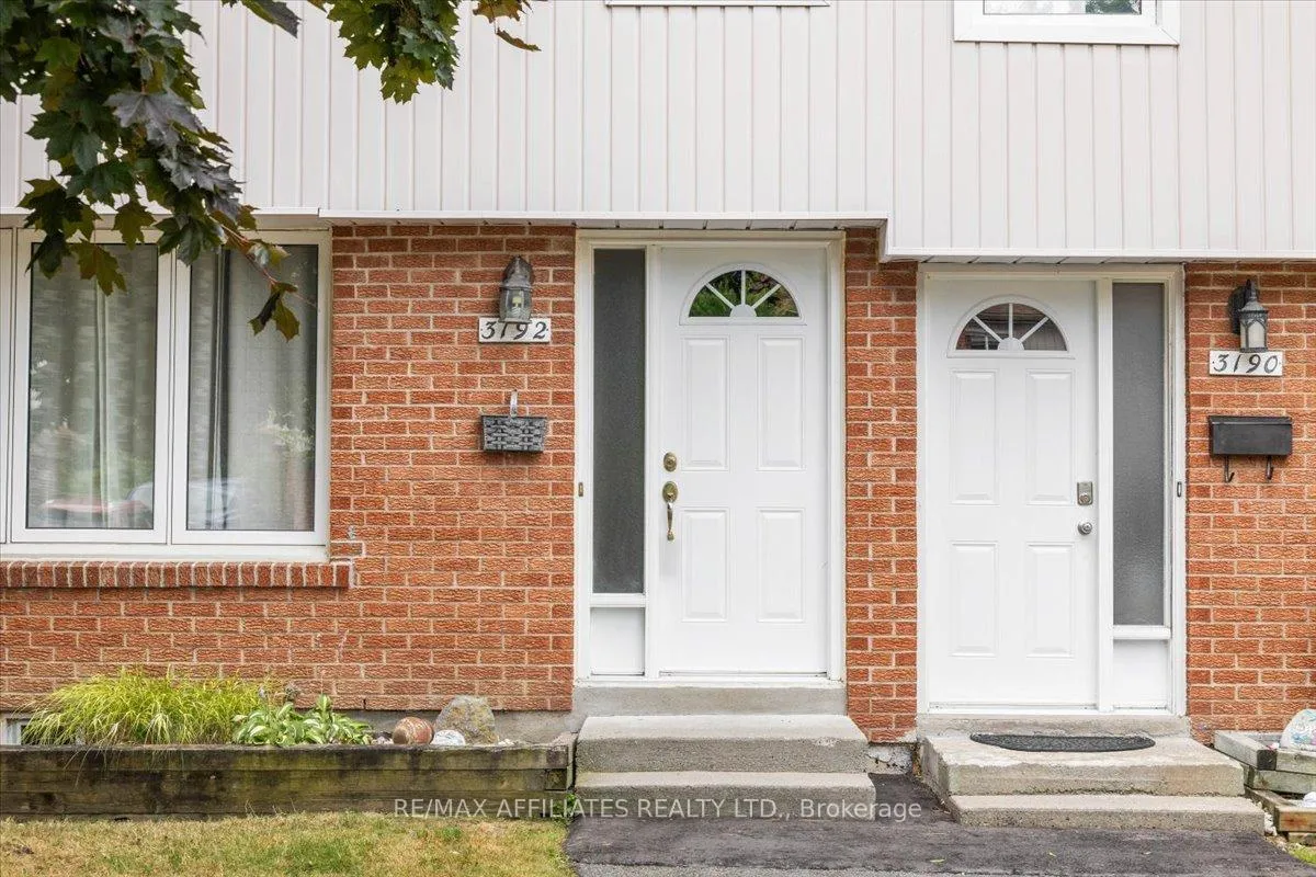 Photo 2 of 3192 Bannon Way, Ottawa, Blossom Park/Kemp Park/Findlay Creek — HOMEH