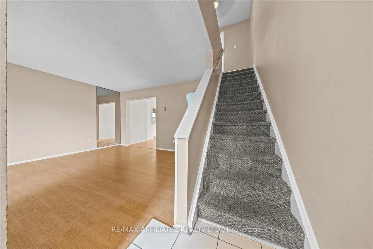 Photo 4 of 3192 Bannon Way, Ottawa, Blossom Park/Kemp Park/Findlay Creek — HOMEH