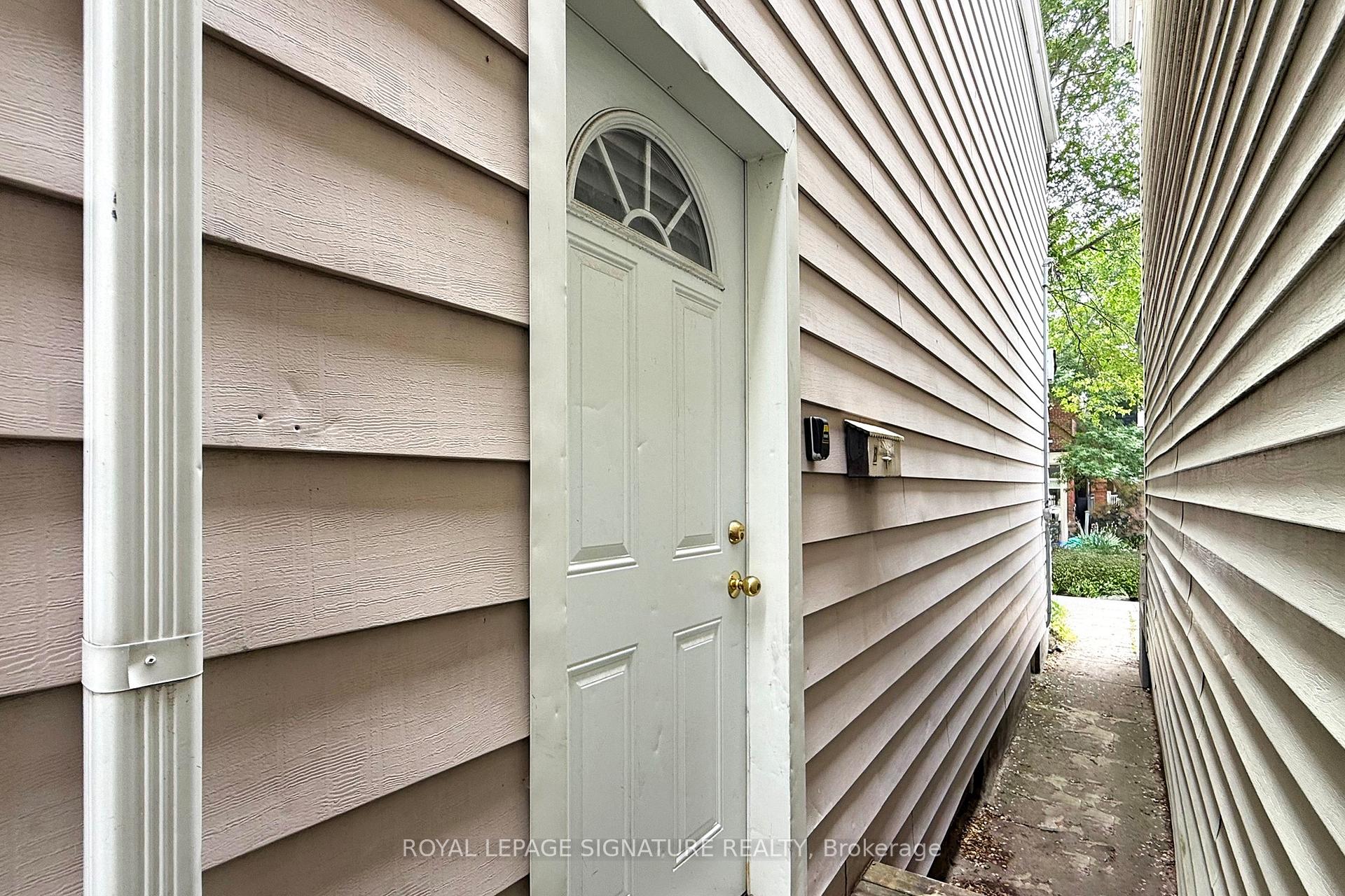 Photo 11 of Unit Upper B, 117 Hampton Avenue, Toronto, North Riverdale — HOMEH