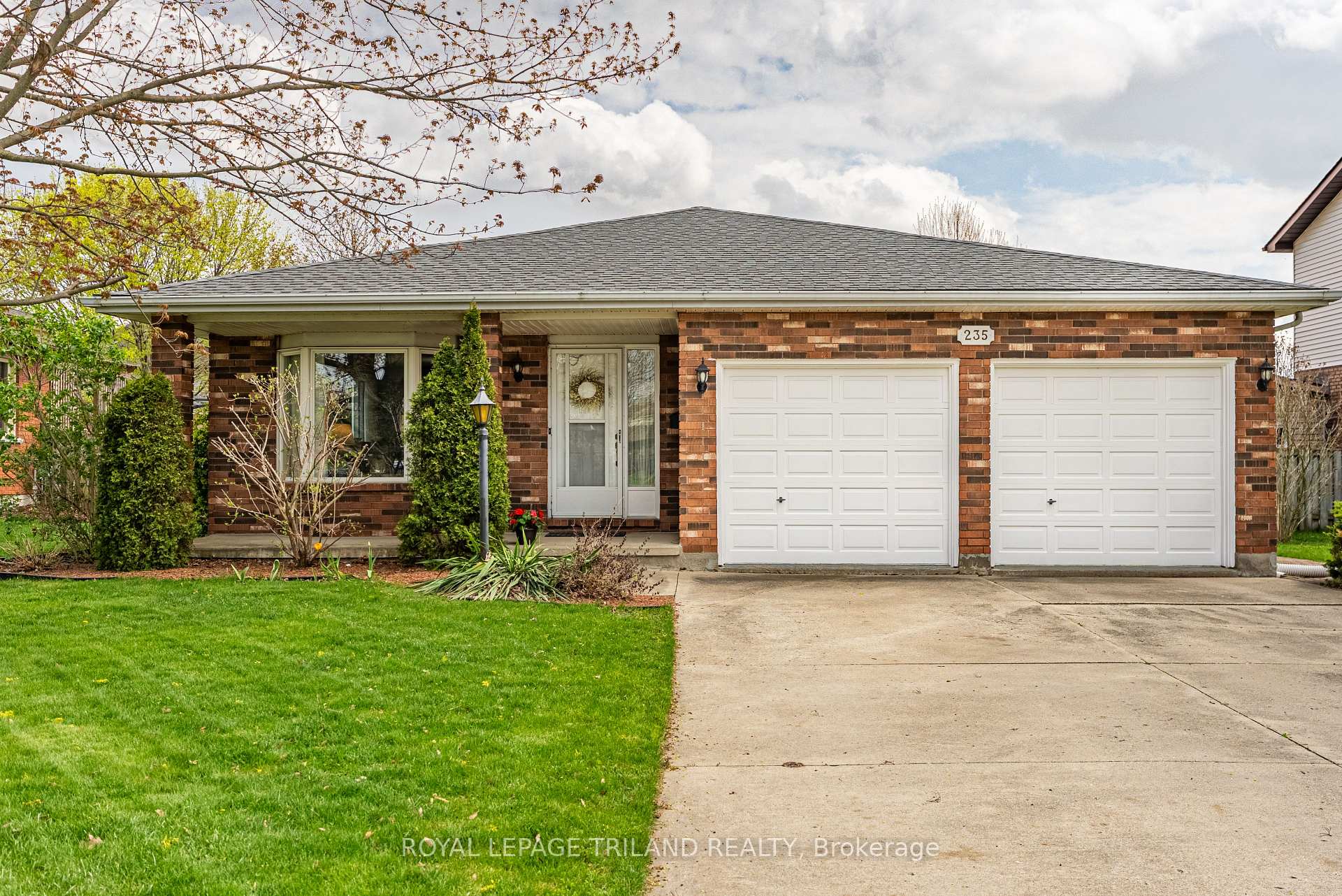 Photo 3 of 235 Mitchell Avenue, Thames Centre, Dorchester — HOMEH
