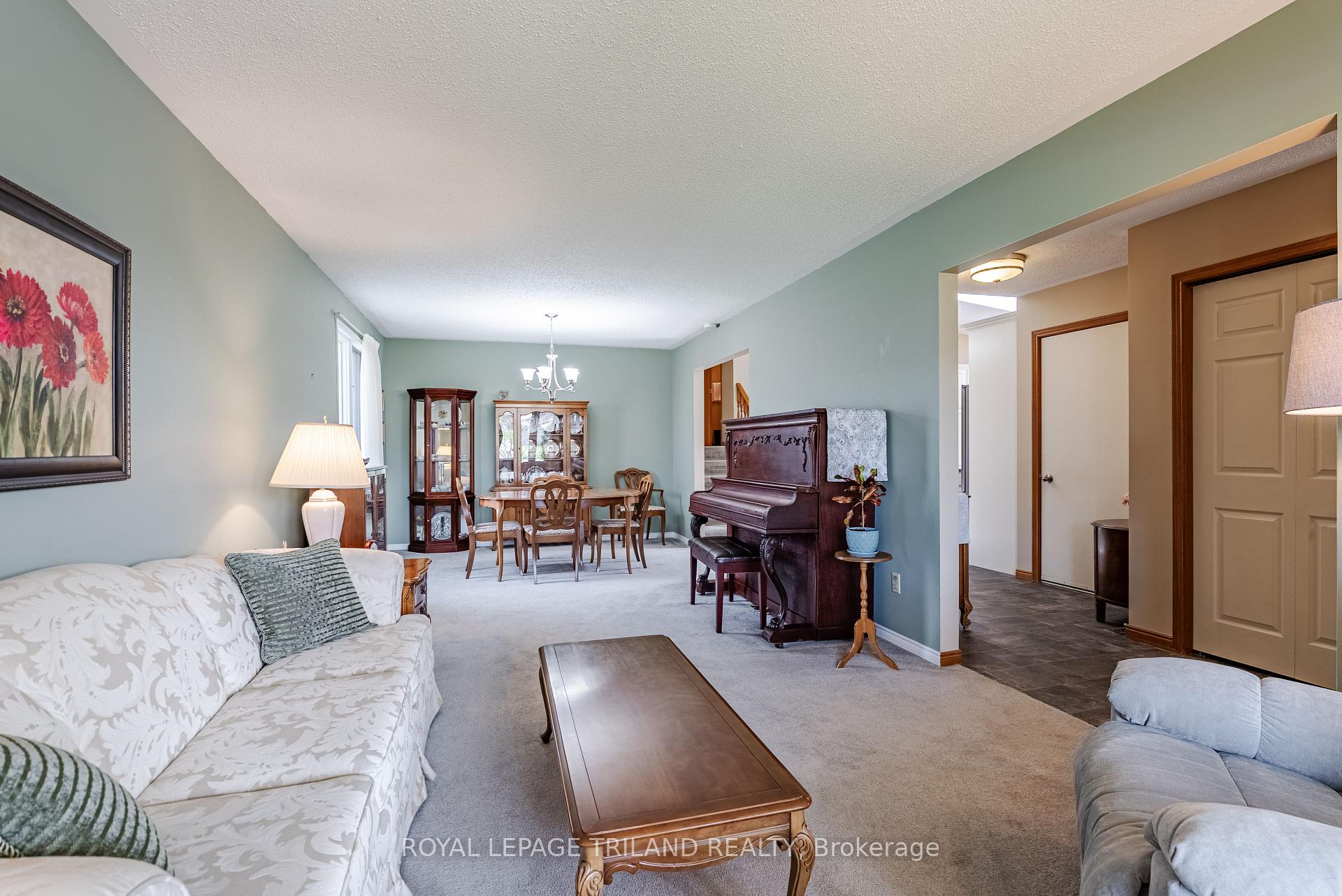 Photo 14 of 235 Mitchell Avenue, Thames Centre, Dorchester — HOMEH
