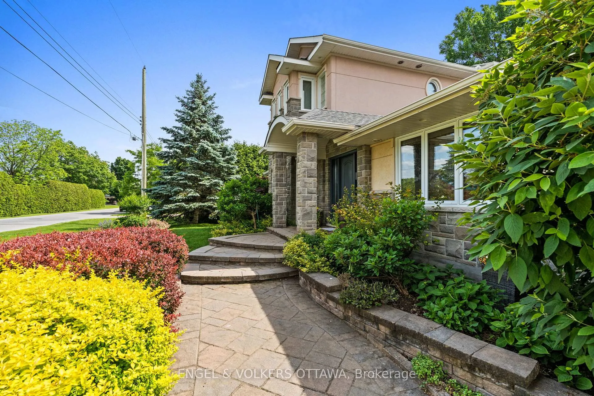 Photo 2 of 24 Doris Avenue, Ottawa, Blossom Park/Kemp Park/Findlay Creek — HOMEH