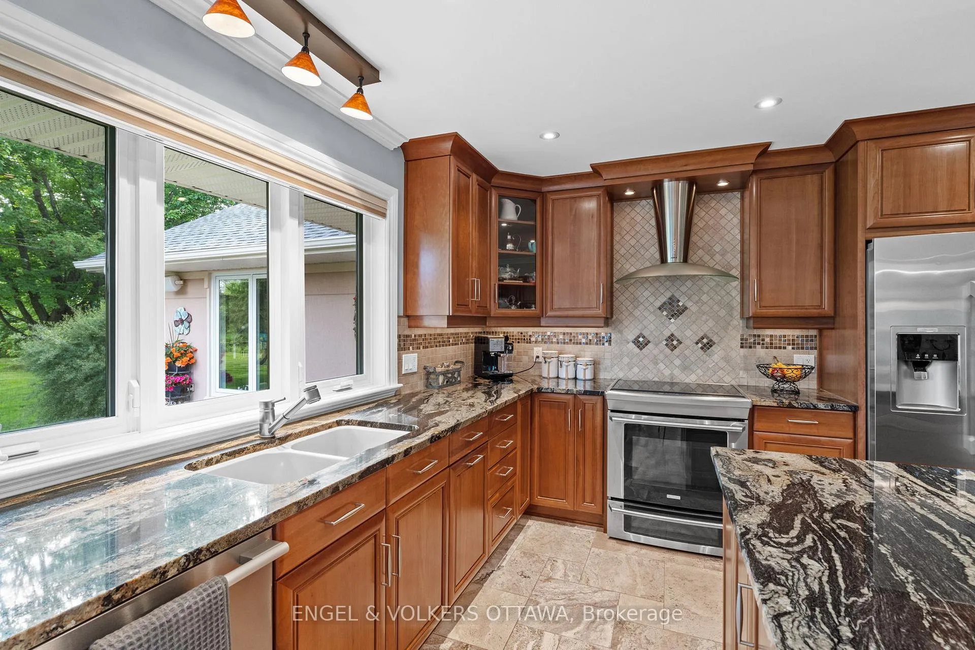 Photo 12 of 24 Doris Avenue, Ottawa, Blossom Park/Kemp Park/Findlay Creek — HOMEH
