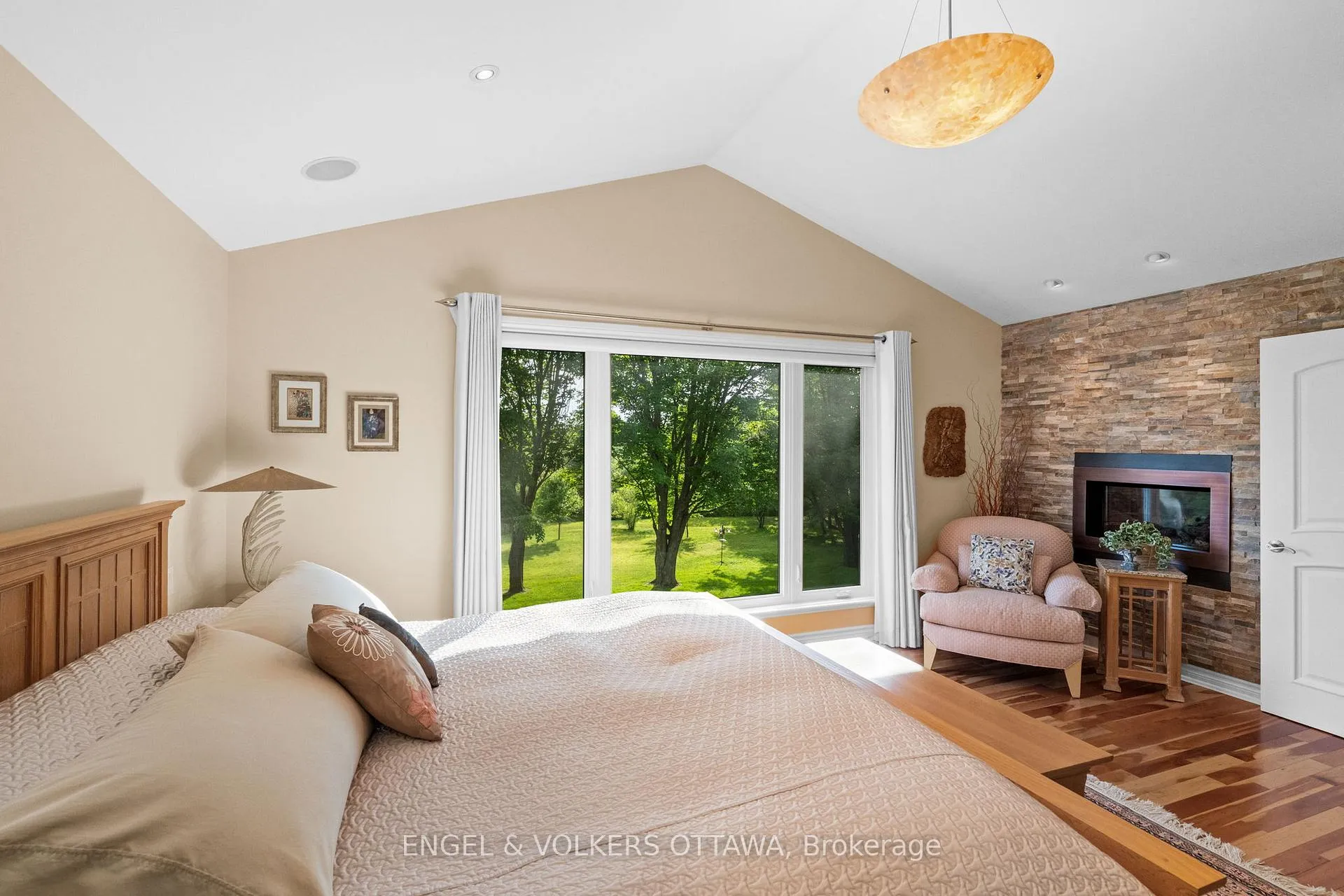 Photo 20 of 24 Doris Avenue, Ottawa, Blossom Park/Kemp Park/Findlay Creek — HOMEH