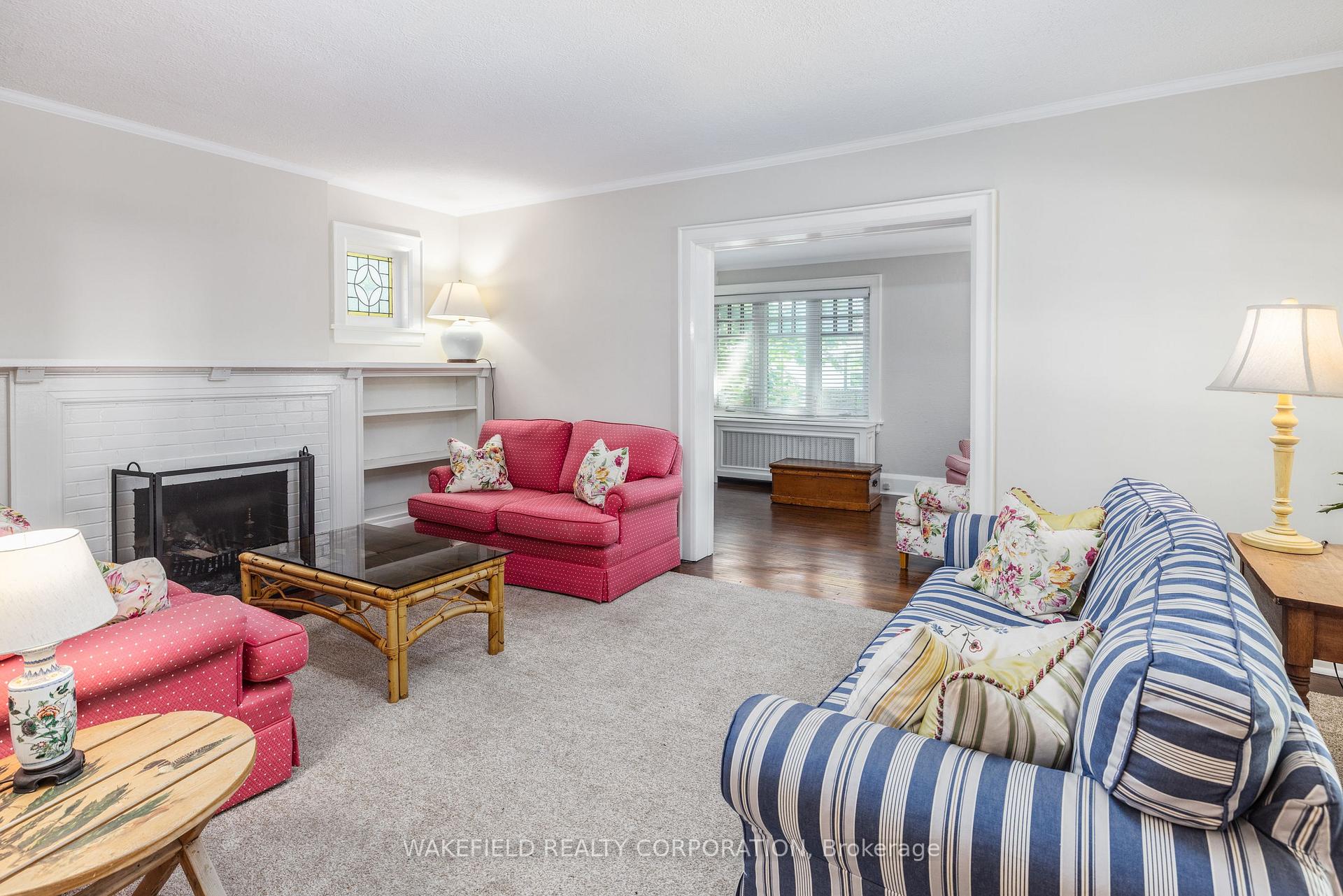 Photo 3 of 14 Willowbank Boulevard, Toronto, Yonge-Eglinton — HOMEH