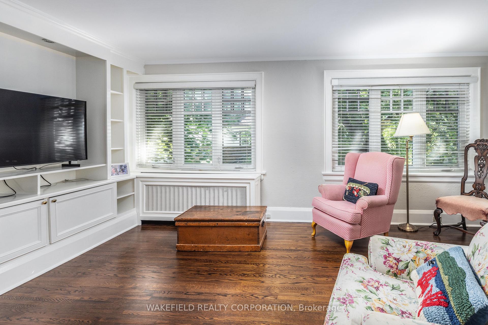 Photo 4 of 14 Willowbank Boulevard, Toronto, Yonge-Eglinton — HOMEH