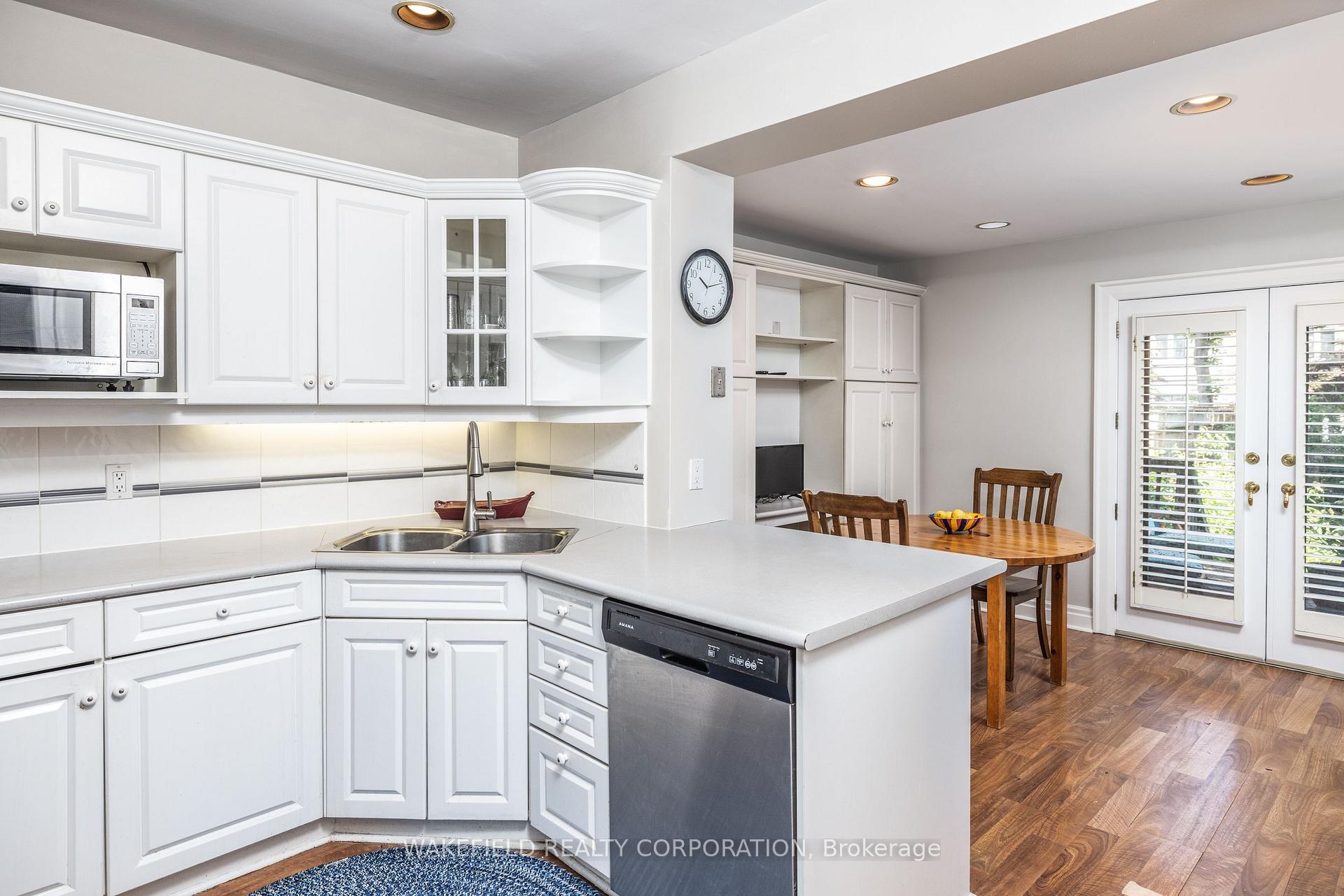 Photo 10 of 14 Willowbank Boulevard, Toronto, Yonge-Eglinton — HOMEH