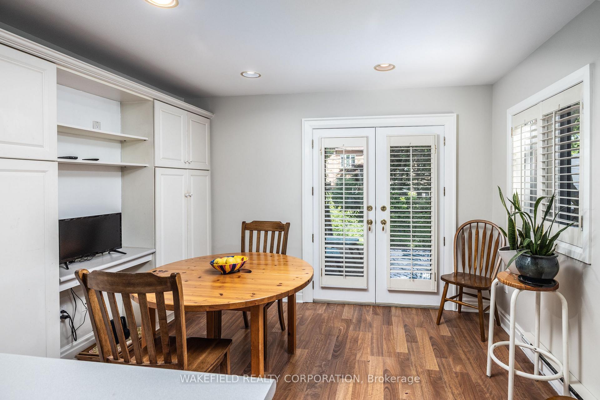 Photo 11 of 14 Willowbank Boulevard, Toronto, Yonge-Eglinton — HOMEH