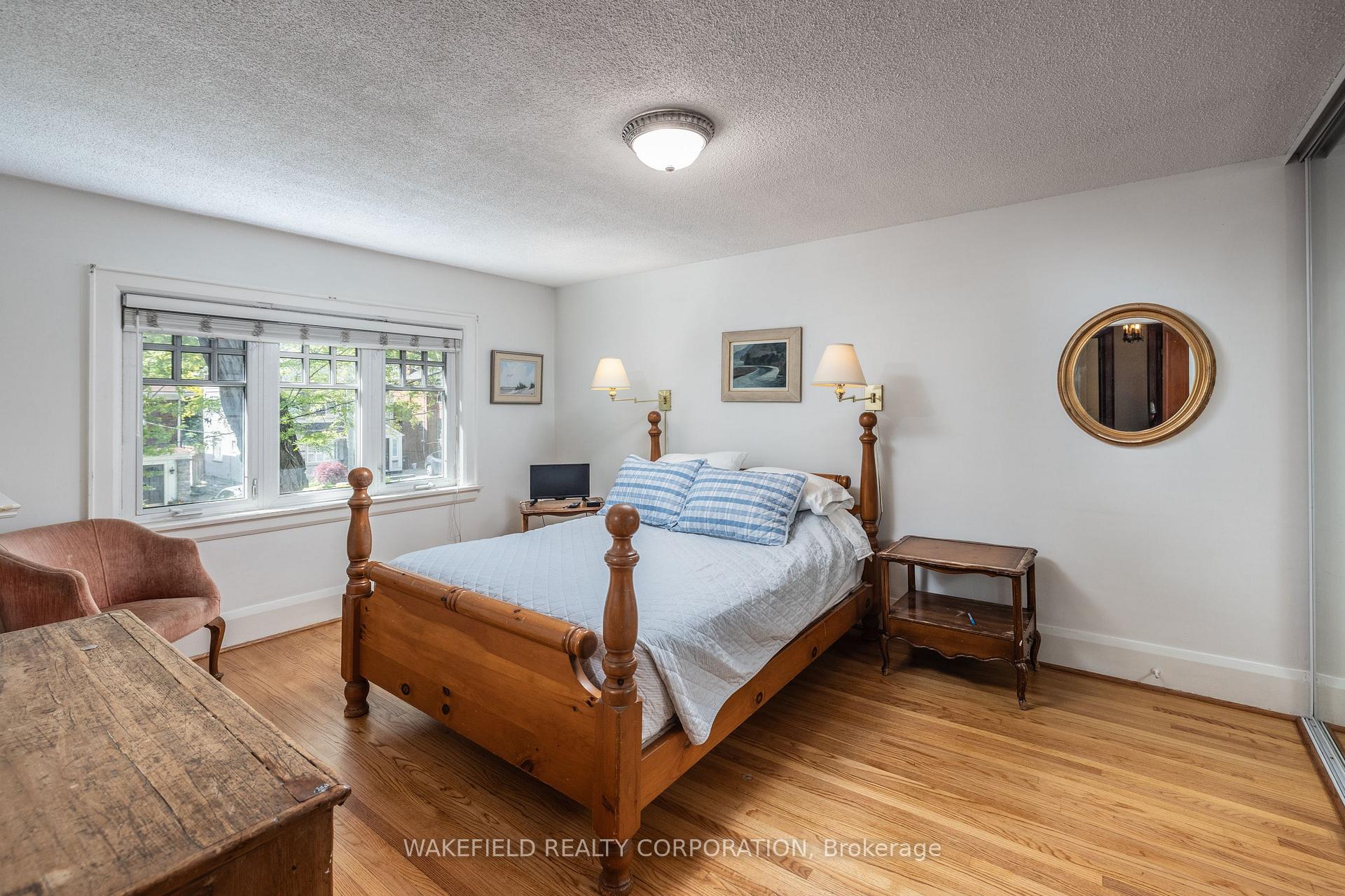 Photo 13 of 14 Willowbank Boulevard, Toronto, Yonge-Eglinton — HOMEH