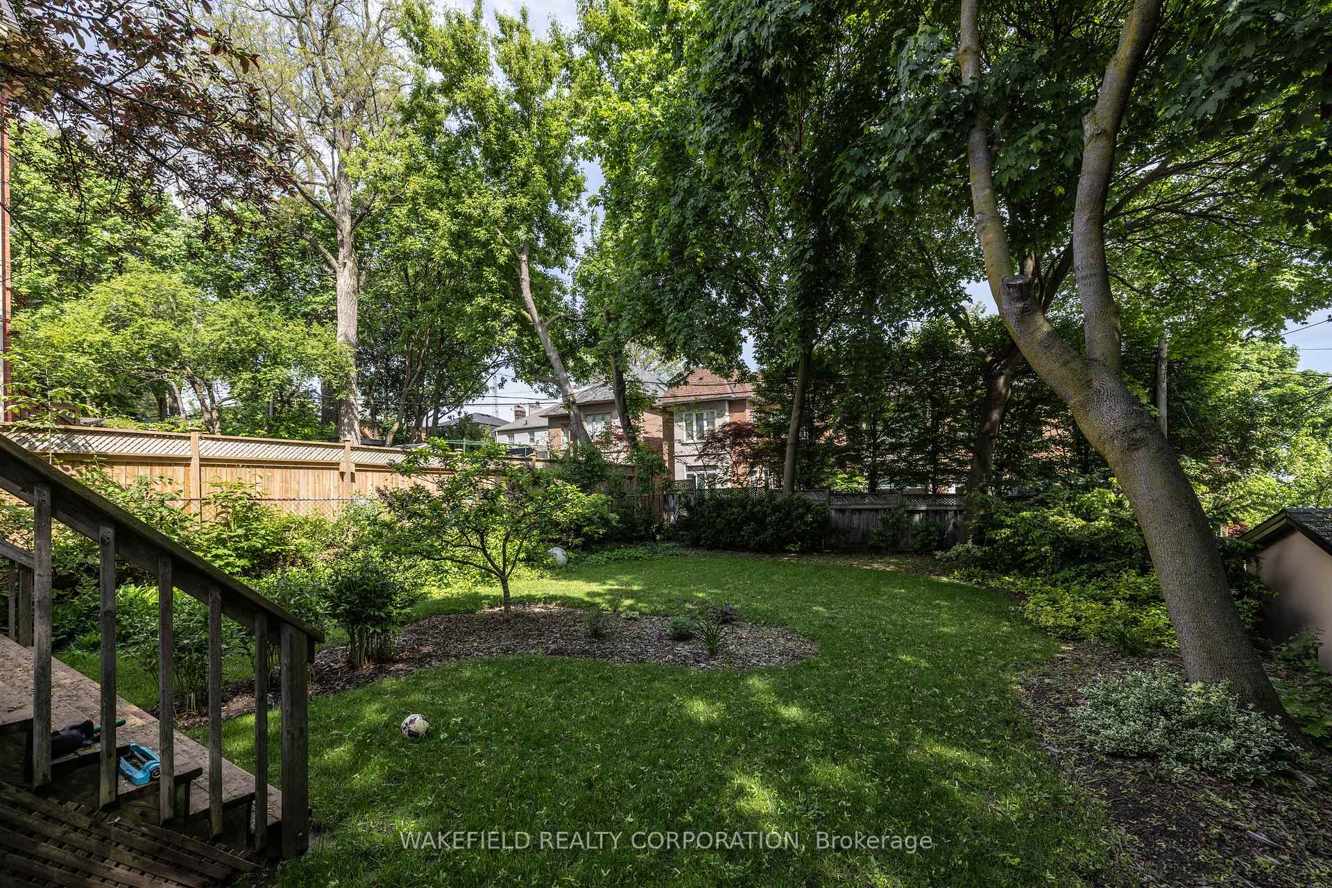 Photo 20 of 14 Willowbank Boulevard, Toronto, Yonge-Eglinton — HOMEH