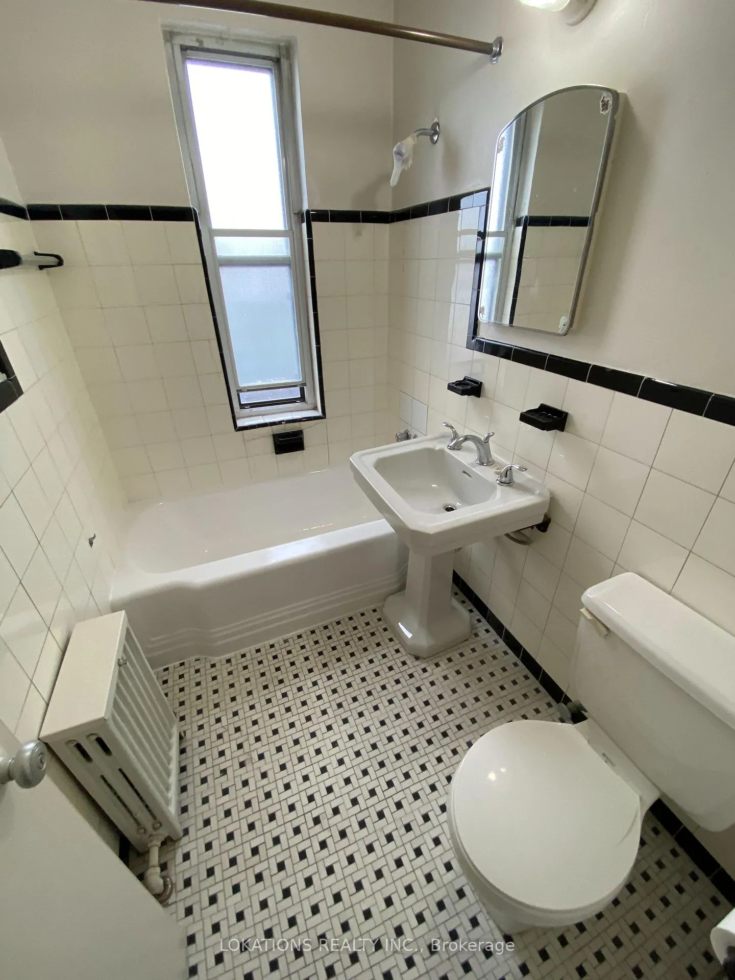 Photo 7 of Unit 209, 2135 Avenue Road, Toronto, Bedford Park-Nortown — HOMEH