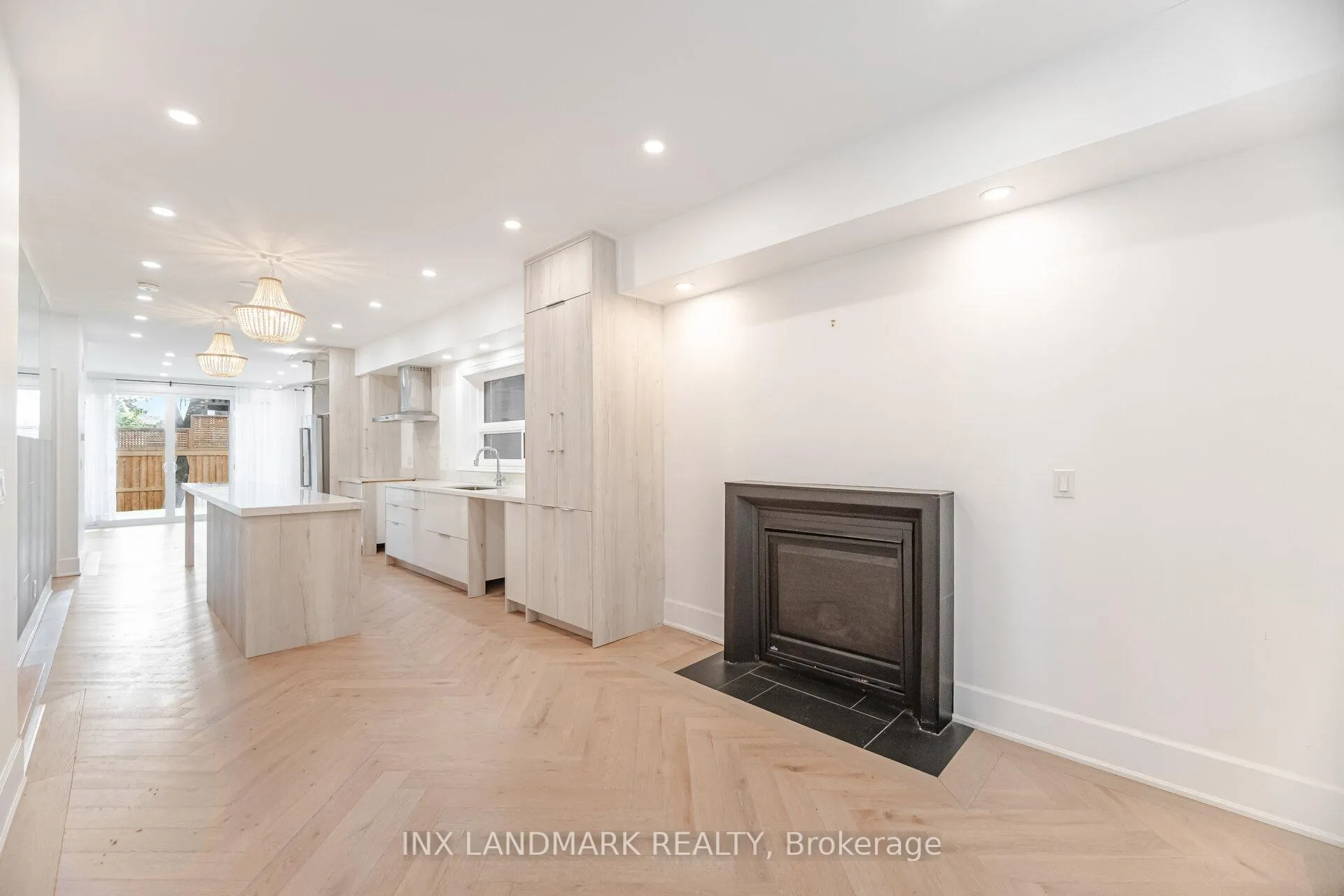 Photo 11 of 629 Shaw Street, Toronto, Palmerston-Little Italy — HOMEH