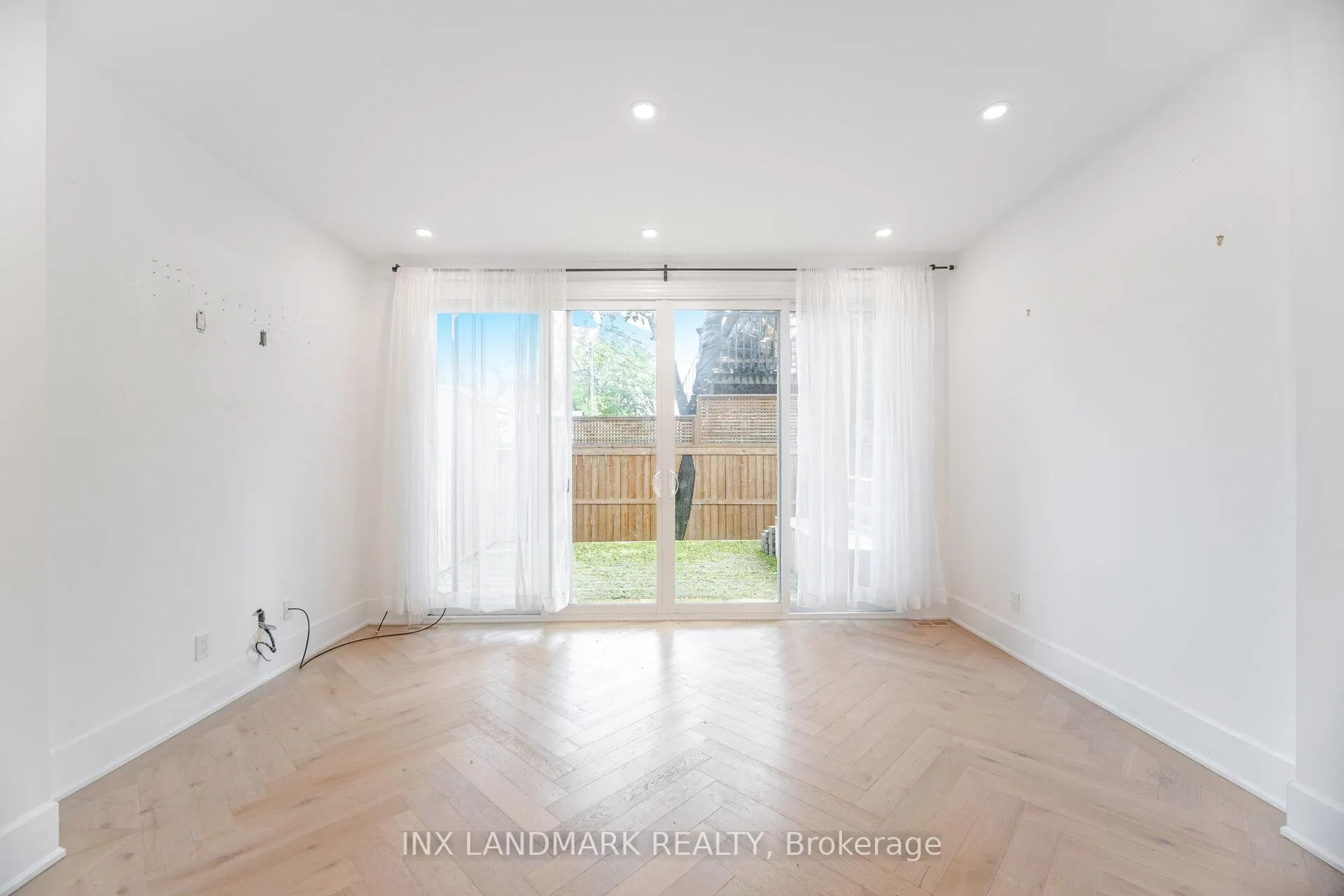 Photo 17 of 629 Shaw Street, Toronto, Palmerston-Little Italy — HOMEH
