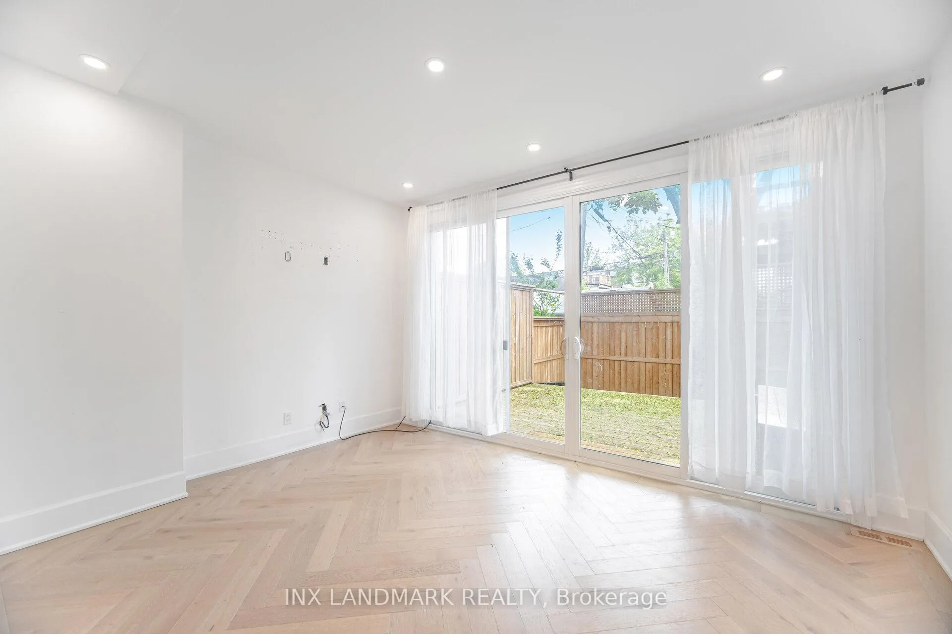 Photo 18 of 629 Shaw Street, Toronto, Palmerston-Little Italy — HOMEH