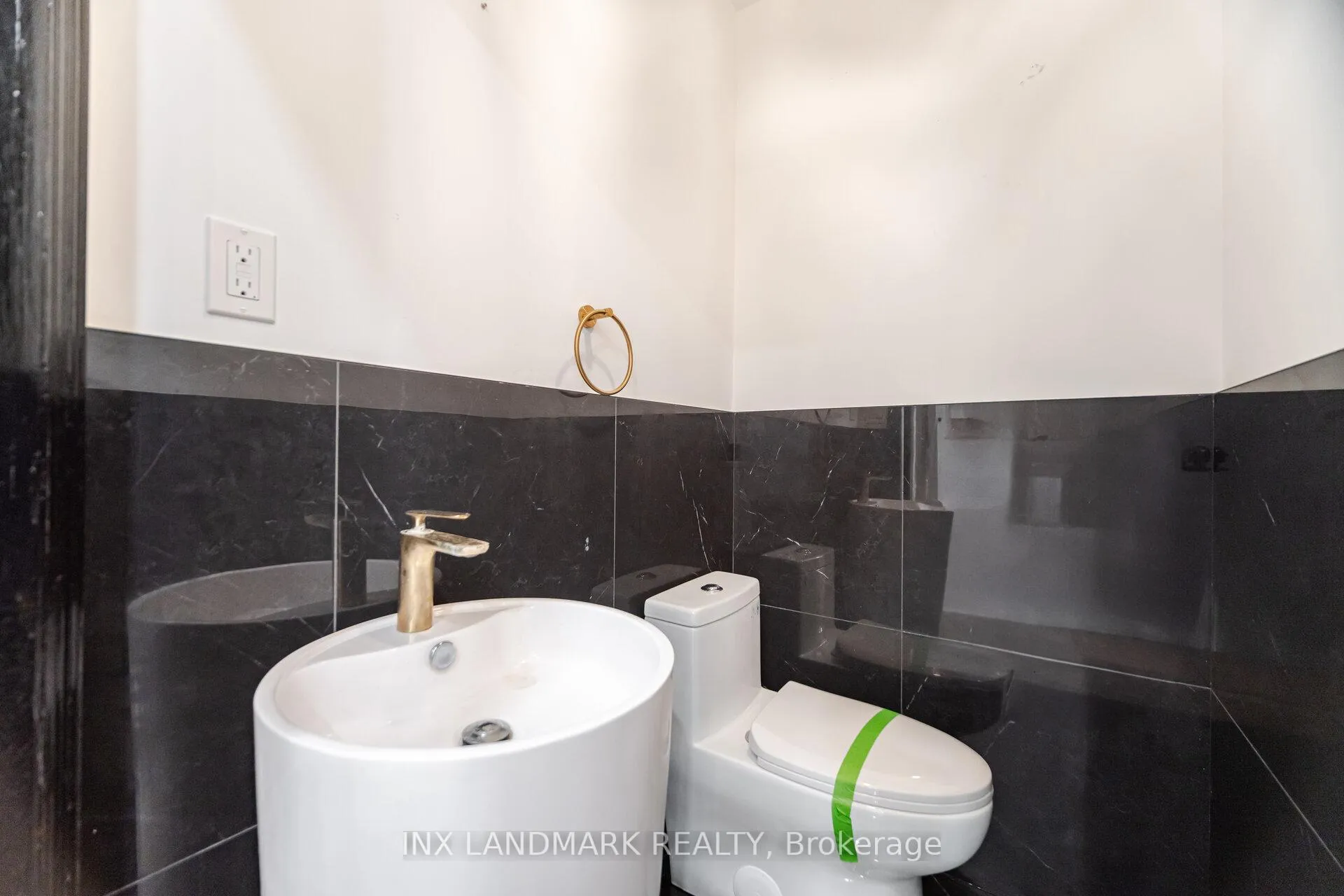 Photo 21 of 629 Shaw Street, Toronto, Palmerston-Little Italy — HOMEH
