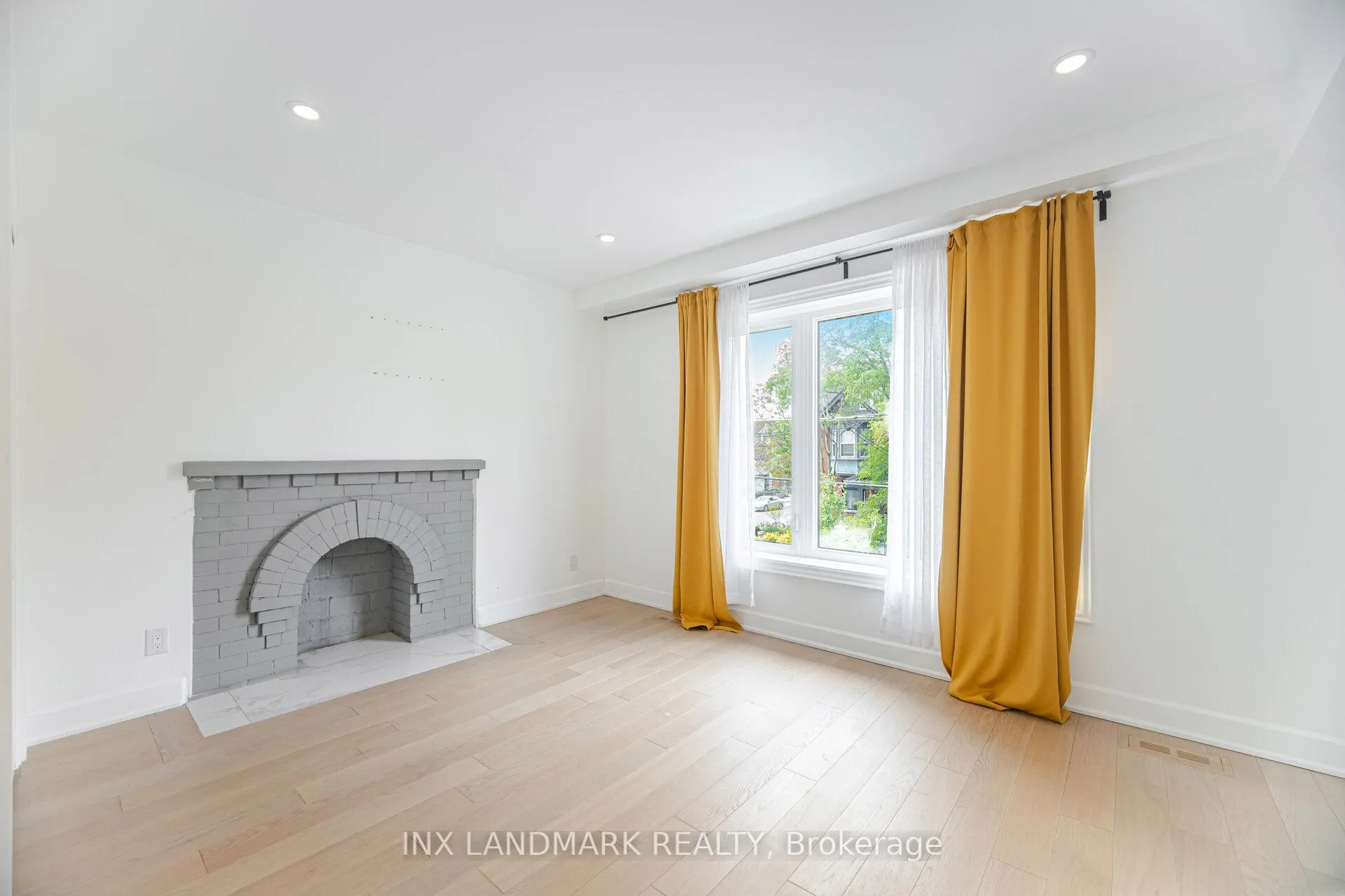 Photo 24 of 629 Shaw Street, Toronto, Palmerston-Little Italy — HOMEH