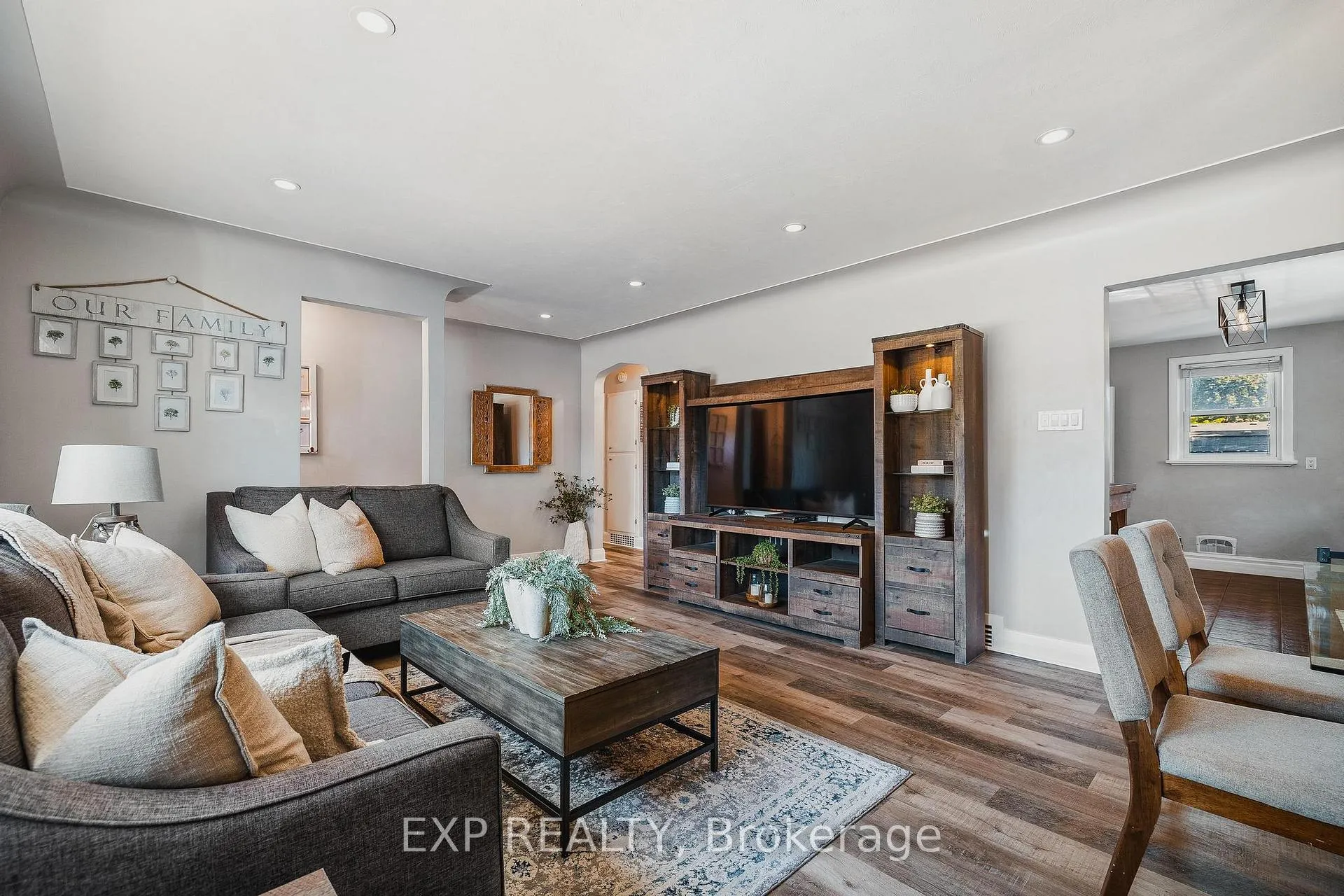 Photo 4 of 300 Melrose Avenue, Kitchener — HOMEH