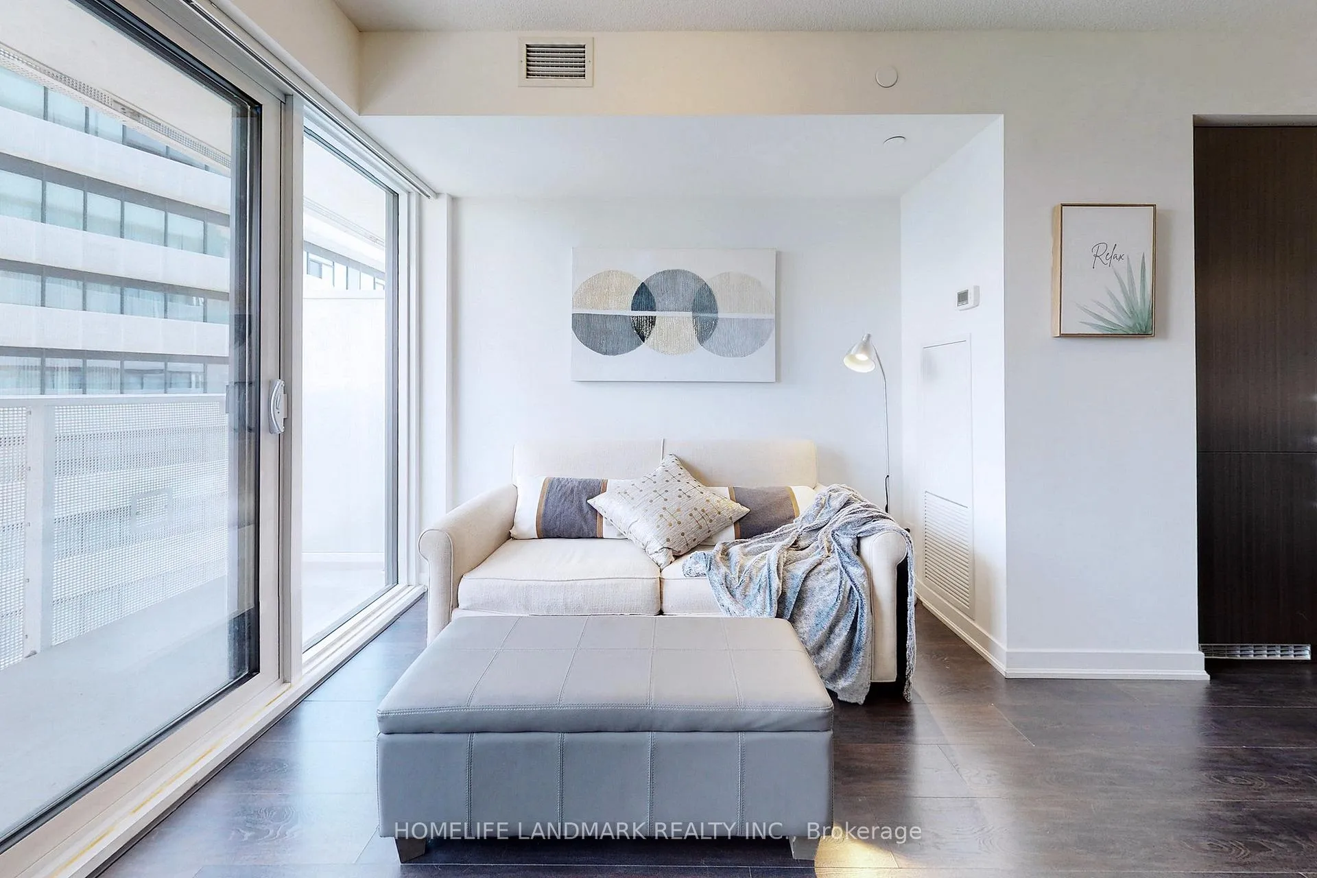 Photo 6 of Unit 4705, 100 Harbour Street, Toronto, Waterfront Communities — HOMEH
