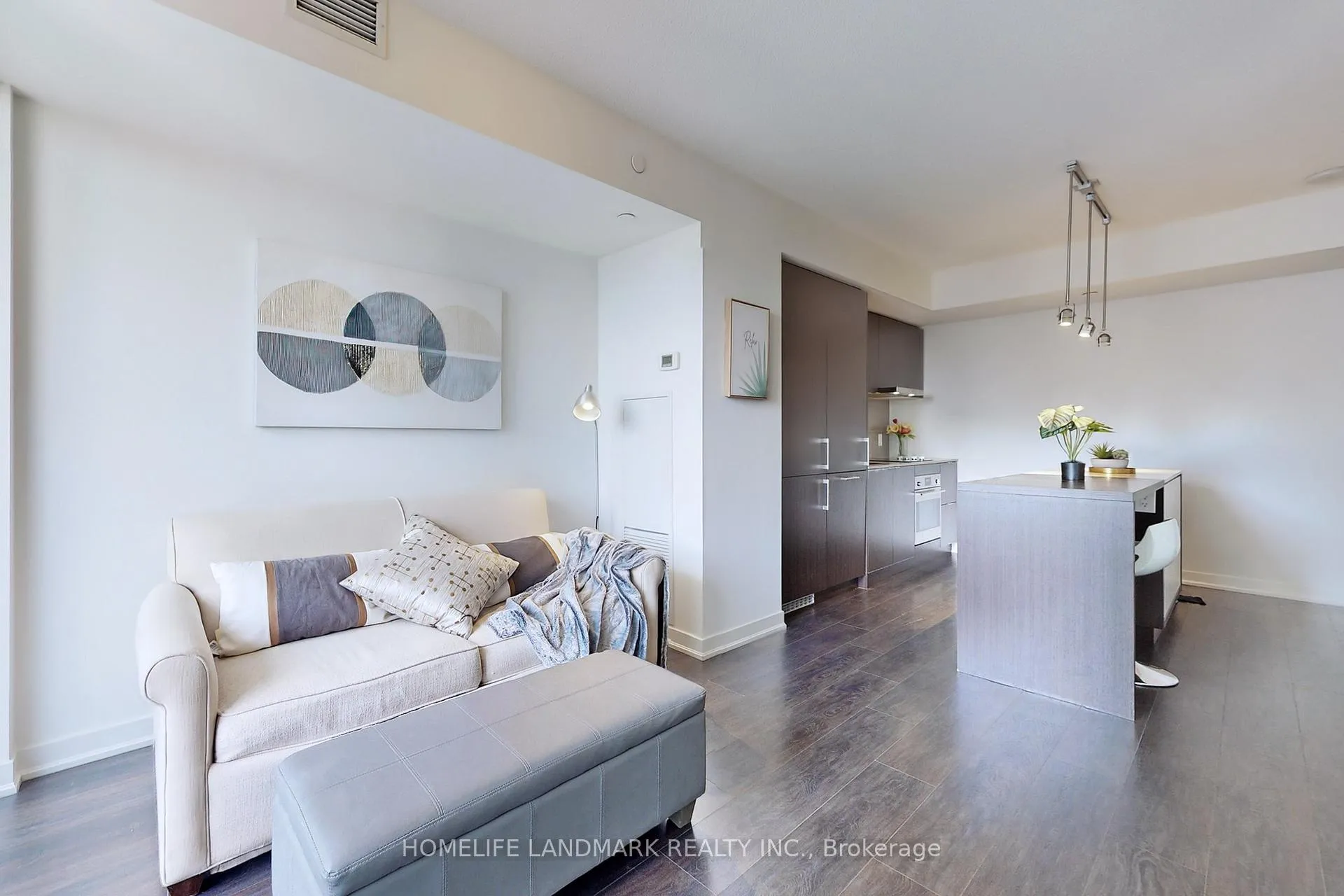 Photo 7 of Unit 4705, 100 Harbour Street, Toronto, Waterfront Communities — HOMEH
