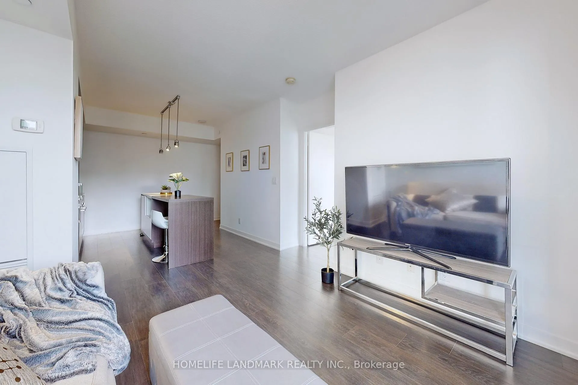Photo 8 of Unit 4705, 100 Harbour Street, Toronto, Waterfront Communities — HOMEH