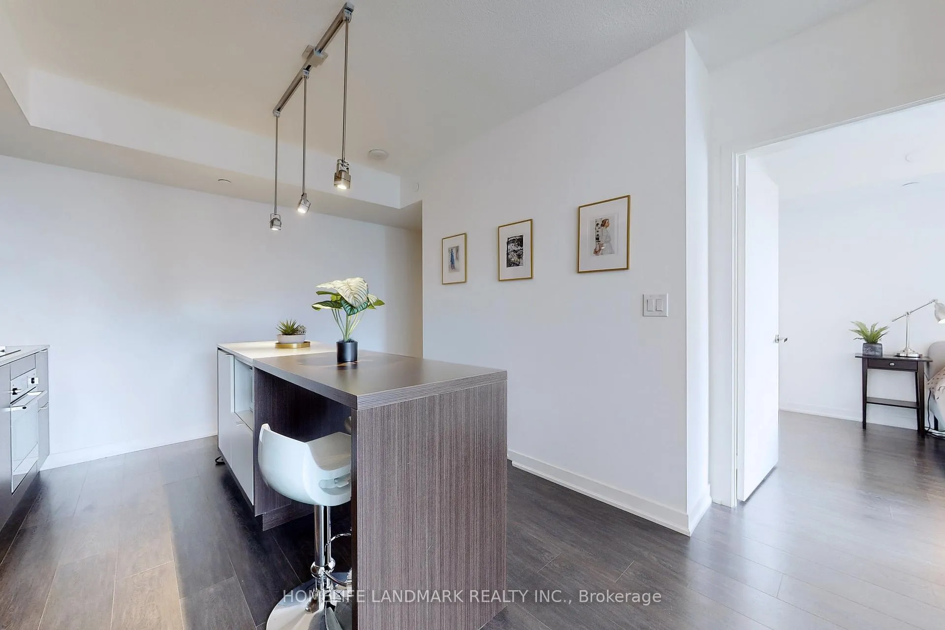Photo 13 of Unit 4705, 100 Harbour Street, Toronto, Waterfront Communities — HOMEH