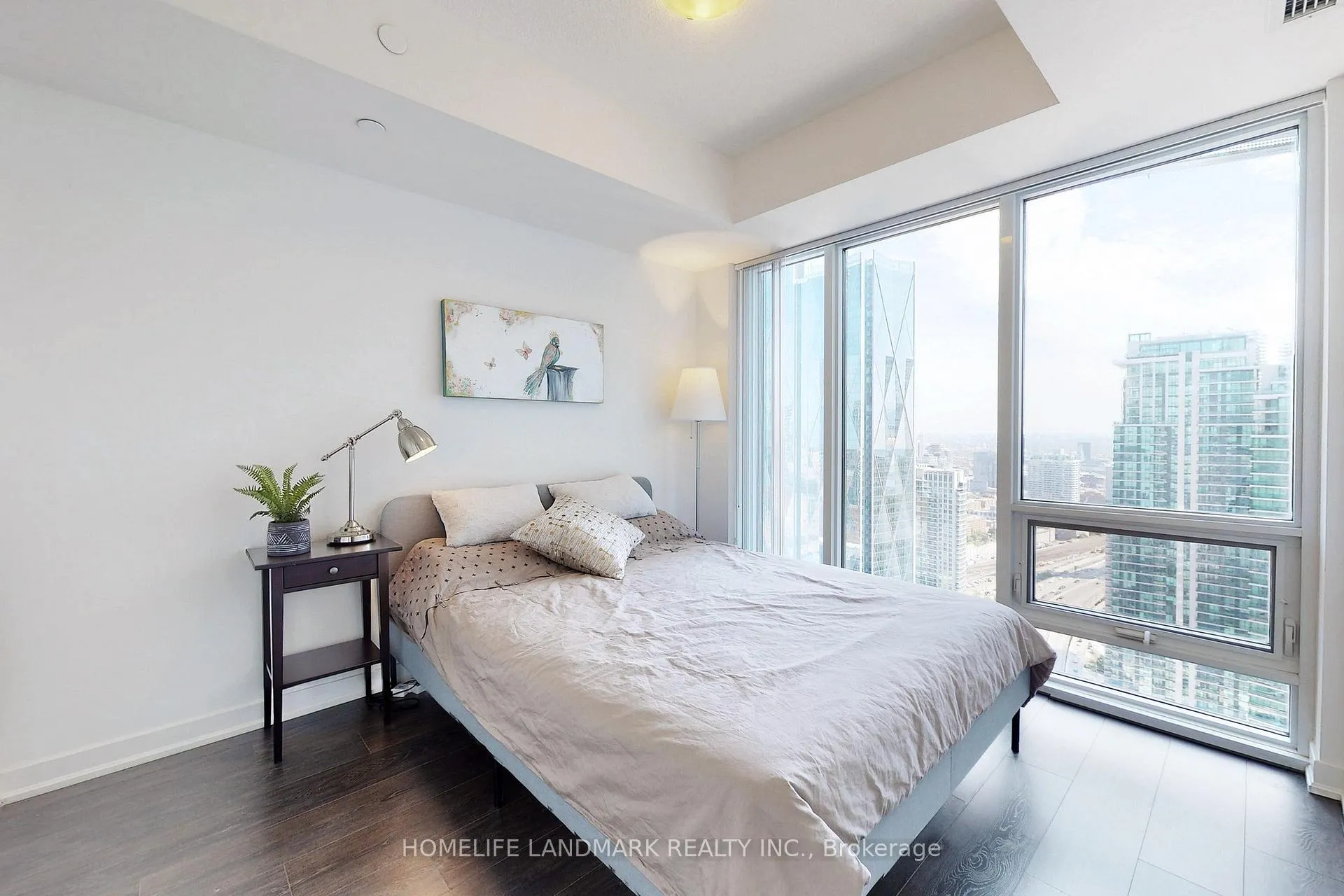 Photo 16 of Unit 4705, 100 Harbour Street, Toronto, Waterfront Communities — HOMEH