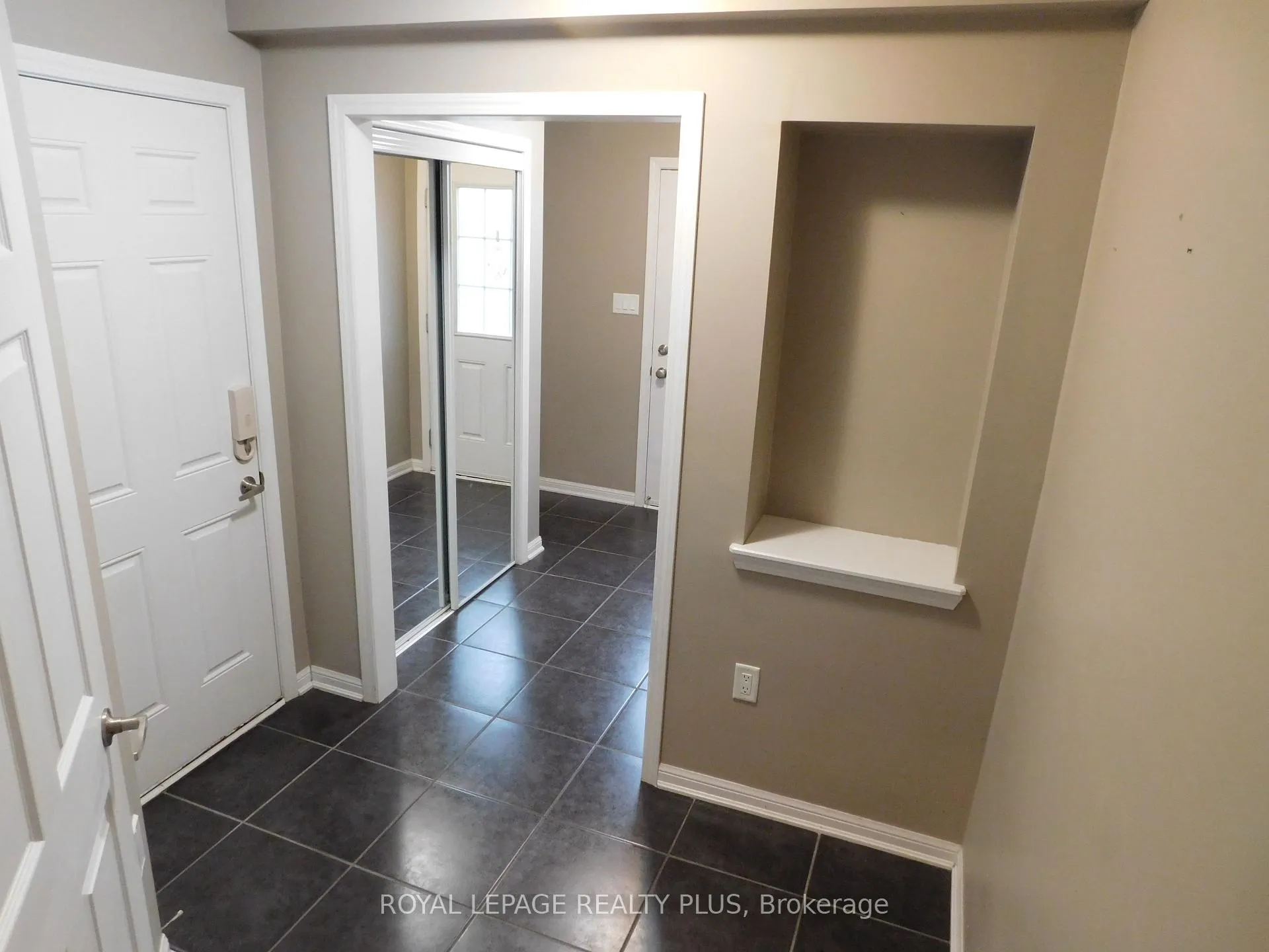 Photo 5 of 575 Speyer Circle, Milton, Harrison — HOMEH