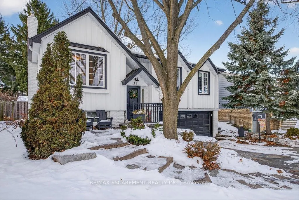Photo 2 of 16 Forestgate Drive, Hamilton, Fessenden — HOMEH