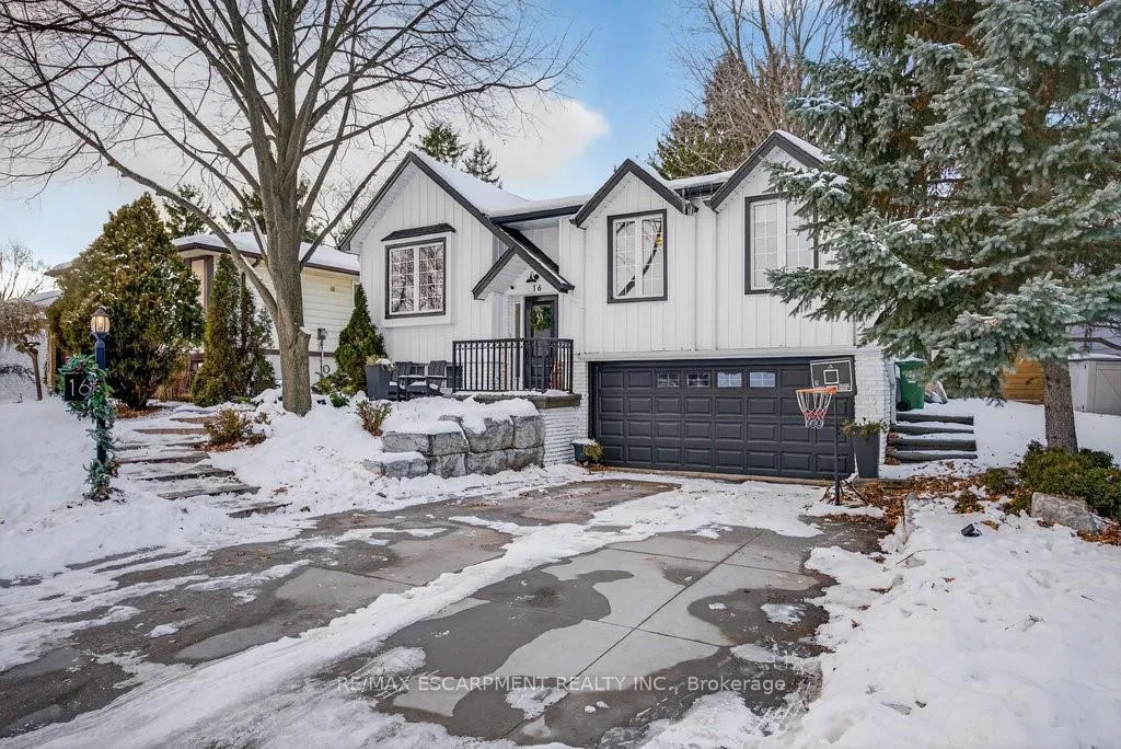Photo 3 of 16 Forestgate Drive, Hamilton, Fessenden — HOMEH