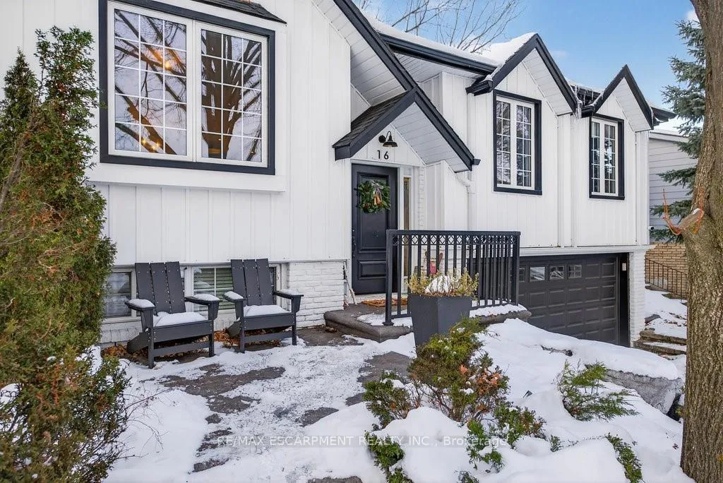 Photo 4 of 16 Forestgate Drive, Hamilton, Fessenden — HOMEH