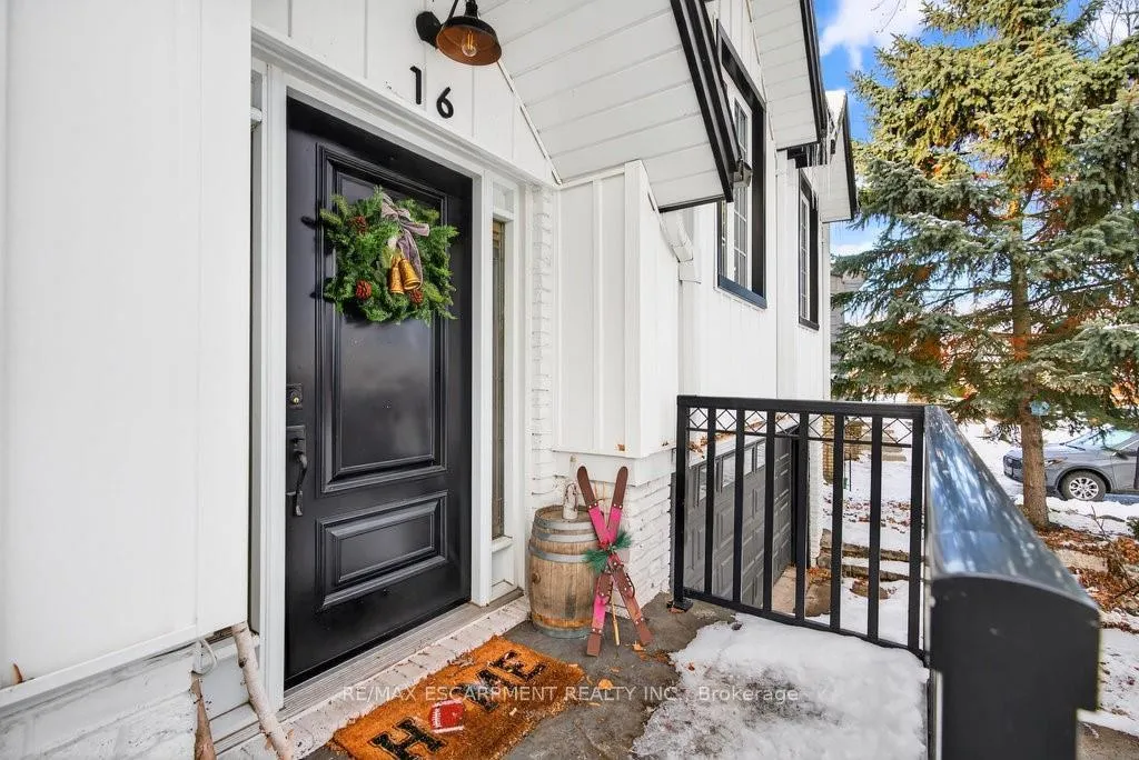 Photo 5 of 16 Forestgate Drive, Hamilton, Fessenden — HOMEH