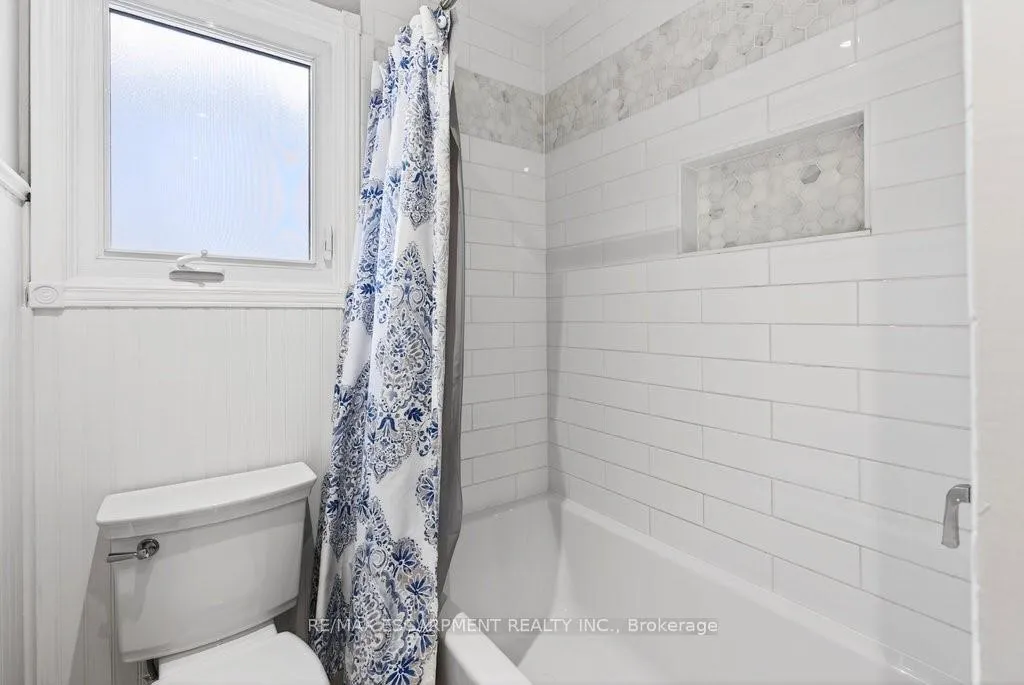 Photo 35 of 16 Forestgate Drive, Hamilton, Fessenden — HOMEH