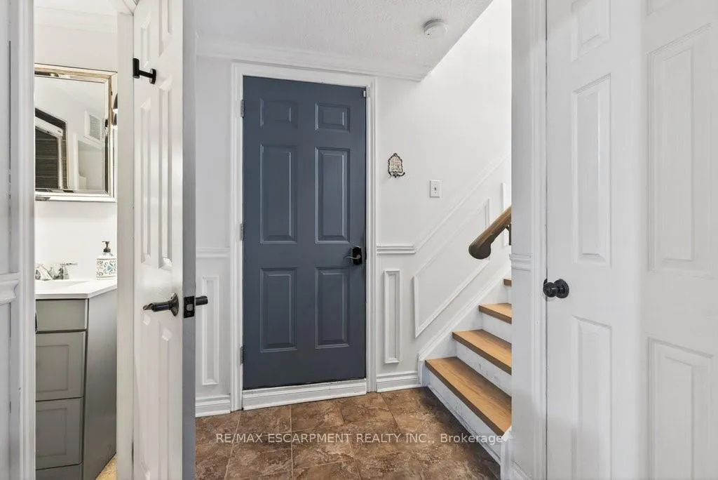 Photo 36 of 16 Forestgate Drive, Hamilton, Fessenden — HOMEH