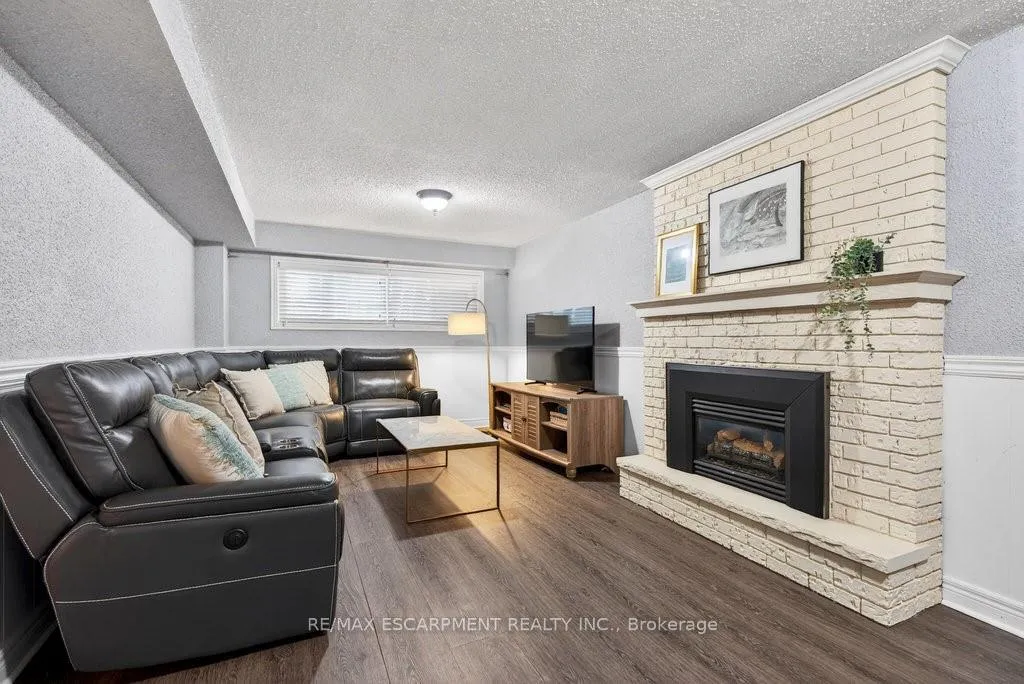 Photo 37 of 16 Forestgate Drive, Hamilton, Fessenden — HOMEH