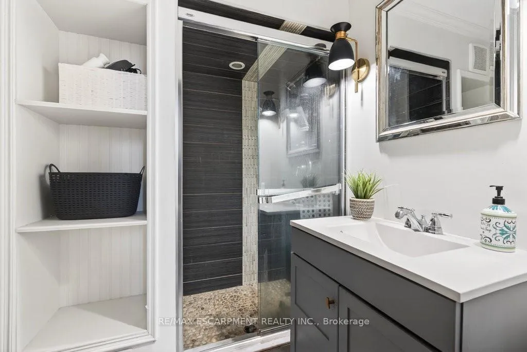 Photo 41 of 16 Forestgate Drive, Hamilton, Fessenden — HOMEH