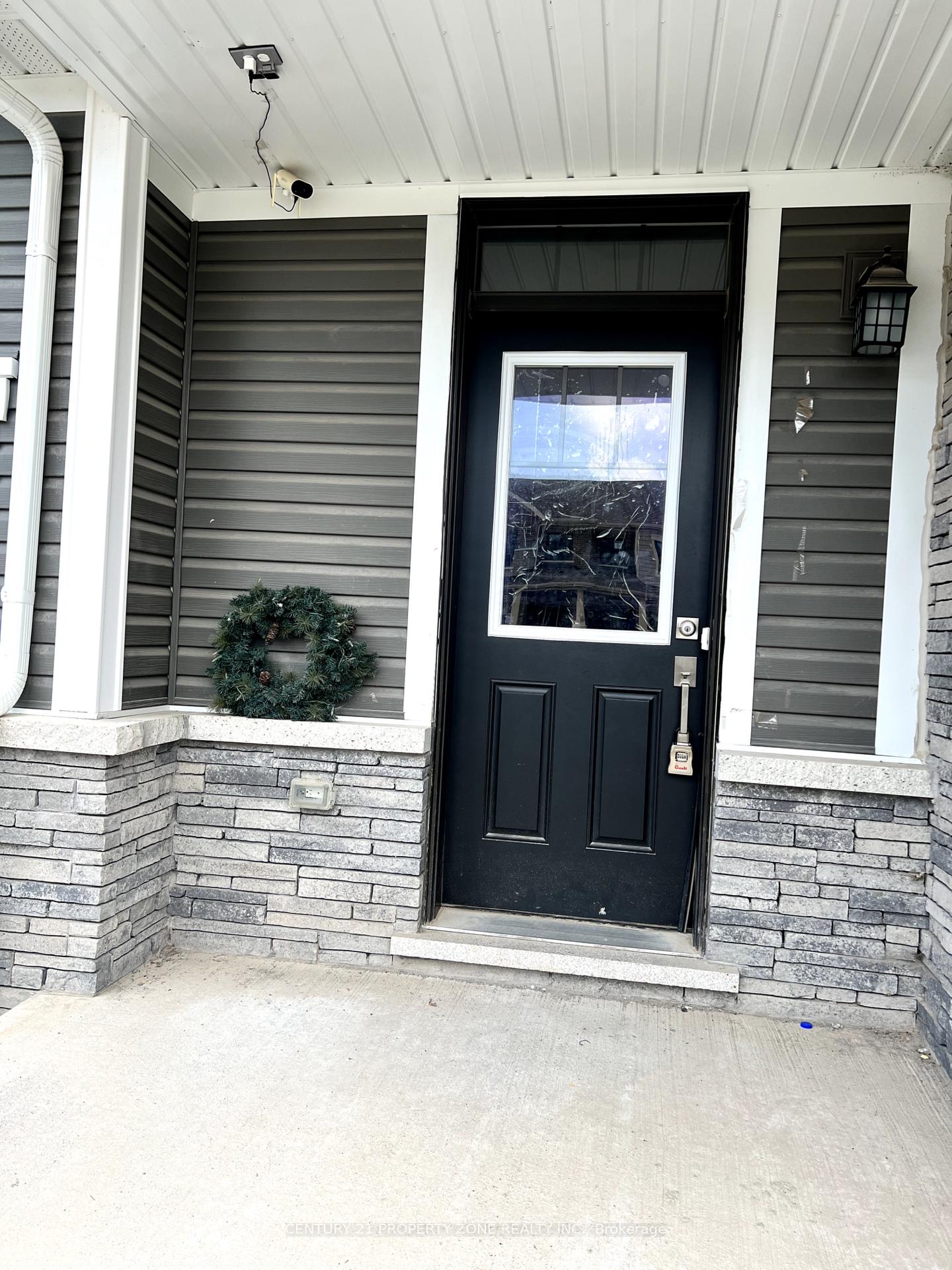 Photo 2 of 30 Lemon Avenue N, Thorold, Hurricane/Merrittville — HOMEH